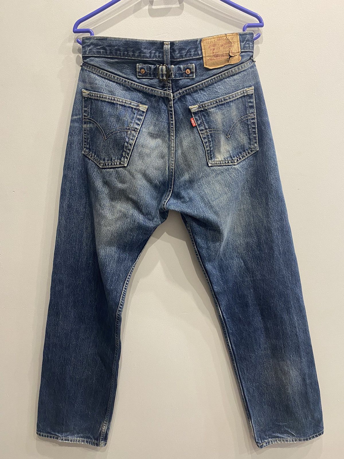 Levi's Very Rare 90s Levi’s 561 04 Cinch Buckle Back Denim Jeans Size US 32 / EU 48 - 1 Thumbnail