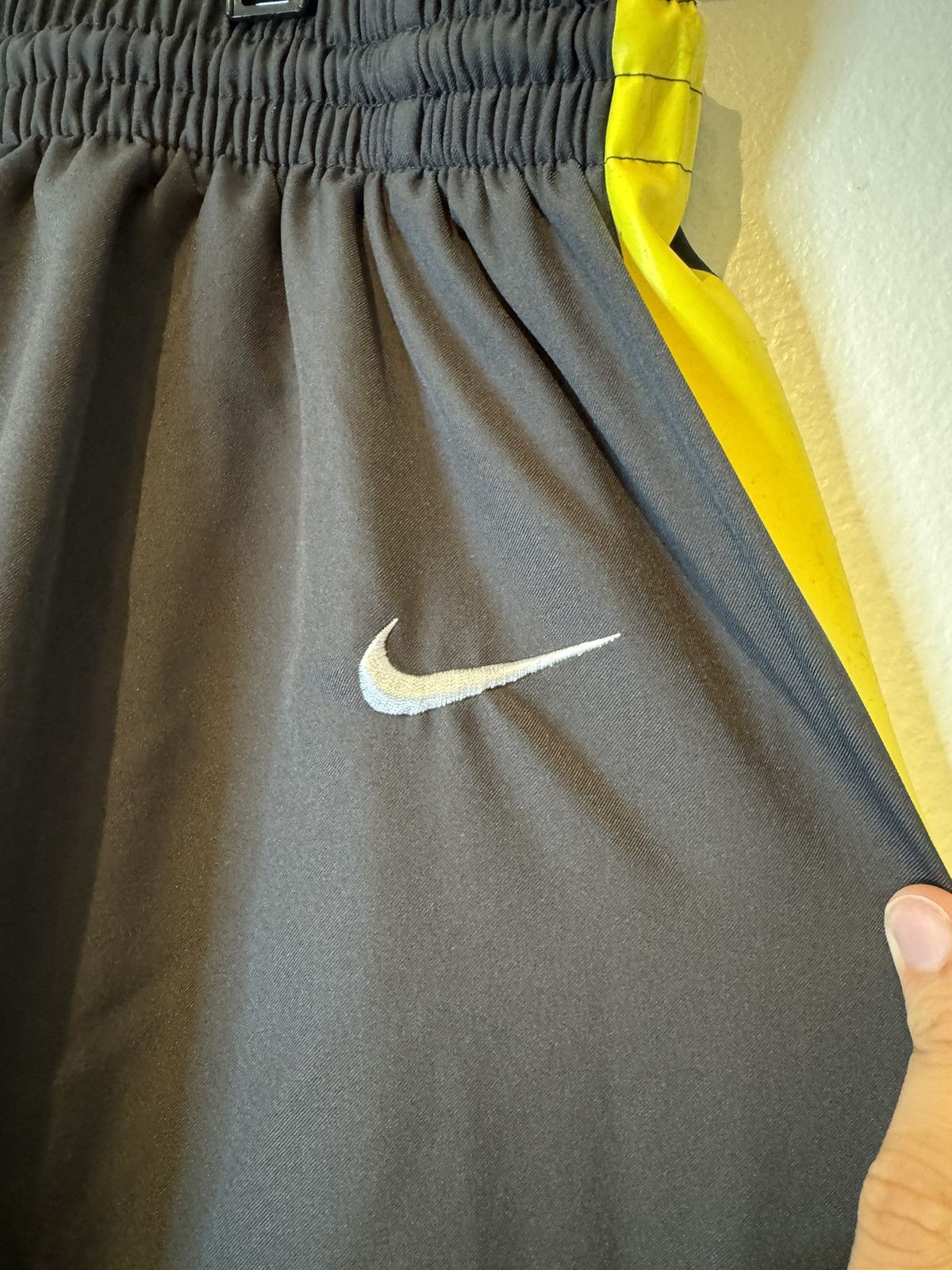 Nike Nike Dri-Fit Oregon Ducks Shorts Men Size M Gray Basketball Size US 35 - 2 Thumbnail