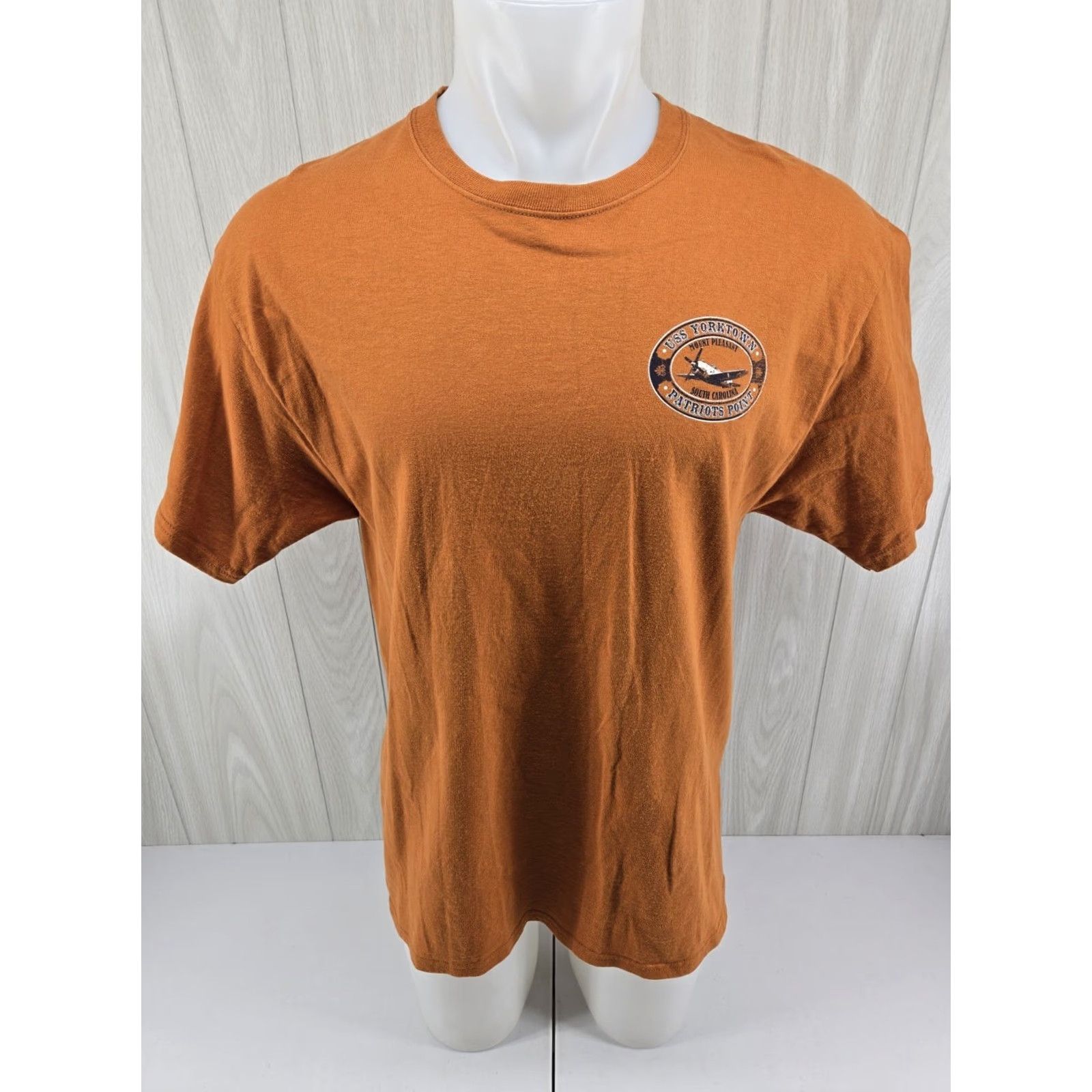 Hanes VINTAGE USS YORKTOWN PATRIOT'S POINT South Carolina T Shirt LARGE Orange Mens Graphic Tee 90s Patriot Size US L / EU 52-54 / 3 - 3 Thumbnail