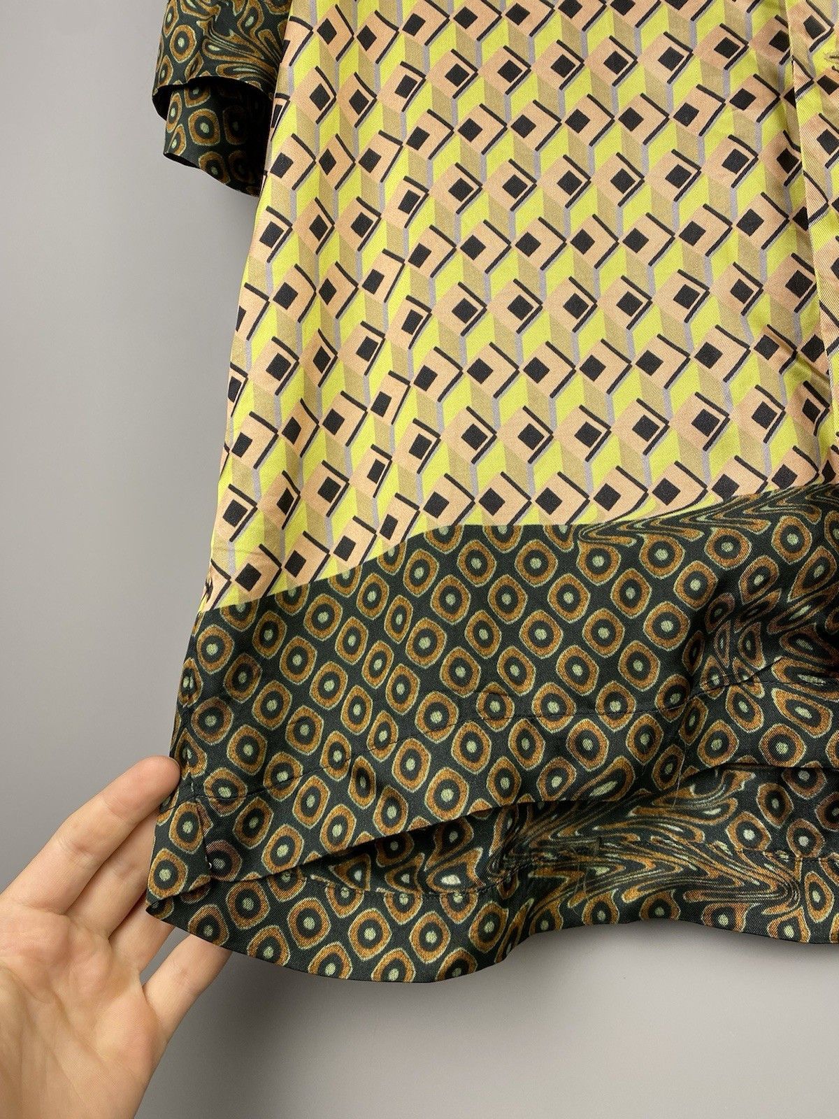 Dries Van Noten Dries Van Noten Silk Luxury Geometric Short Sleeve Shirt Size US XL / EU 56 / 4 - 18 Thumbnail