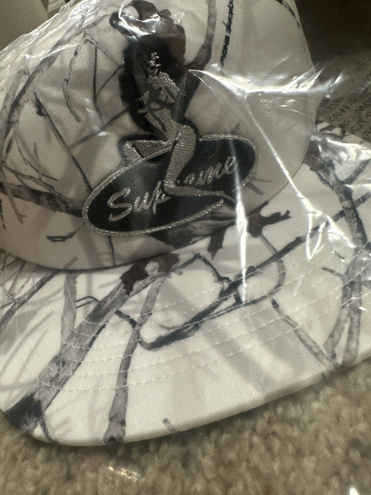 Supreme SUPREME METAL CHINO GIRL MESHBACK 5 PANEL HTC WHITE CAMO DS Size ONE SIZE - 2 Thumbnail