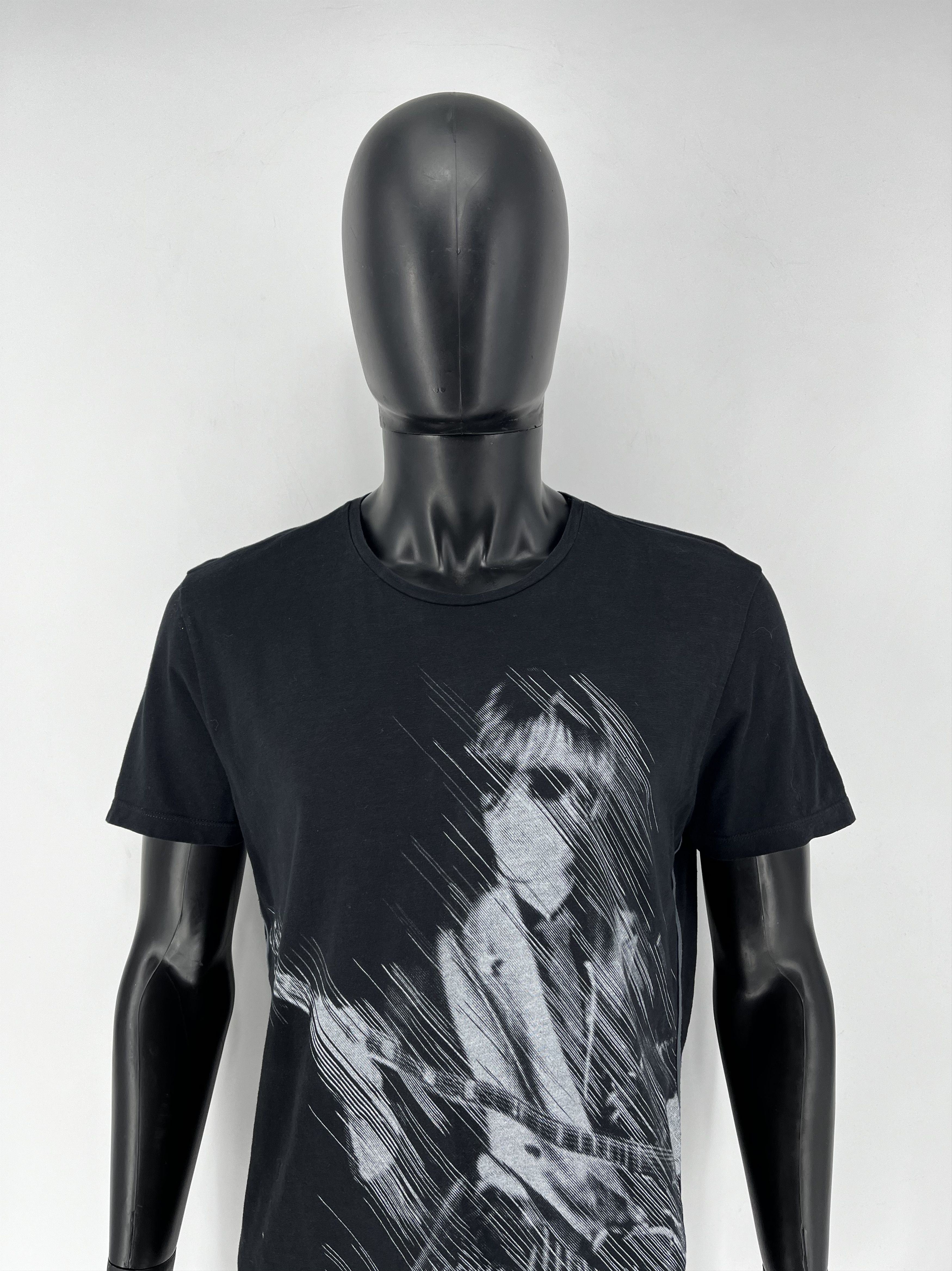 Band Tees Vintage Y2K SISLEY BLACK T-Shirts Size US L / EU 52-54 / 3 - 1 Thumbnail