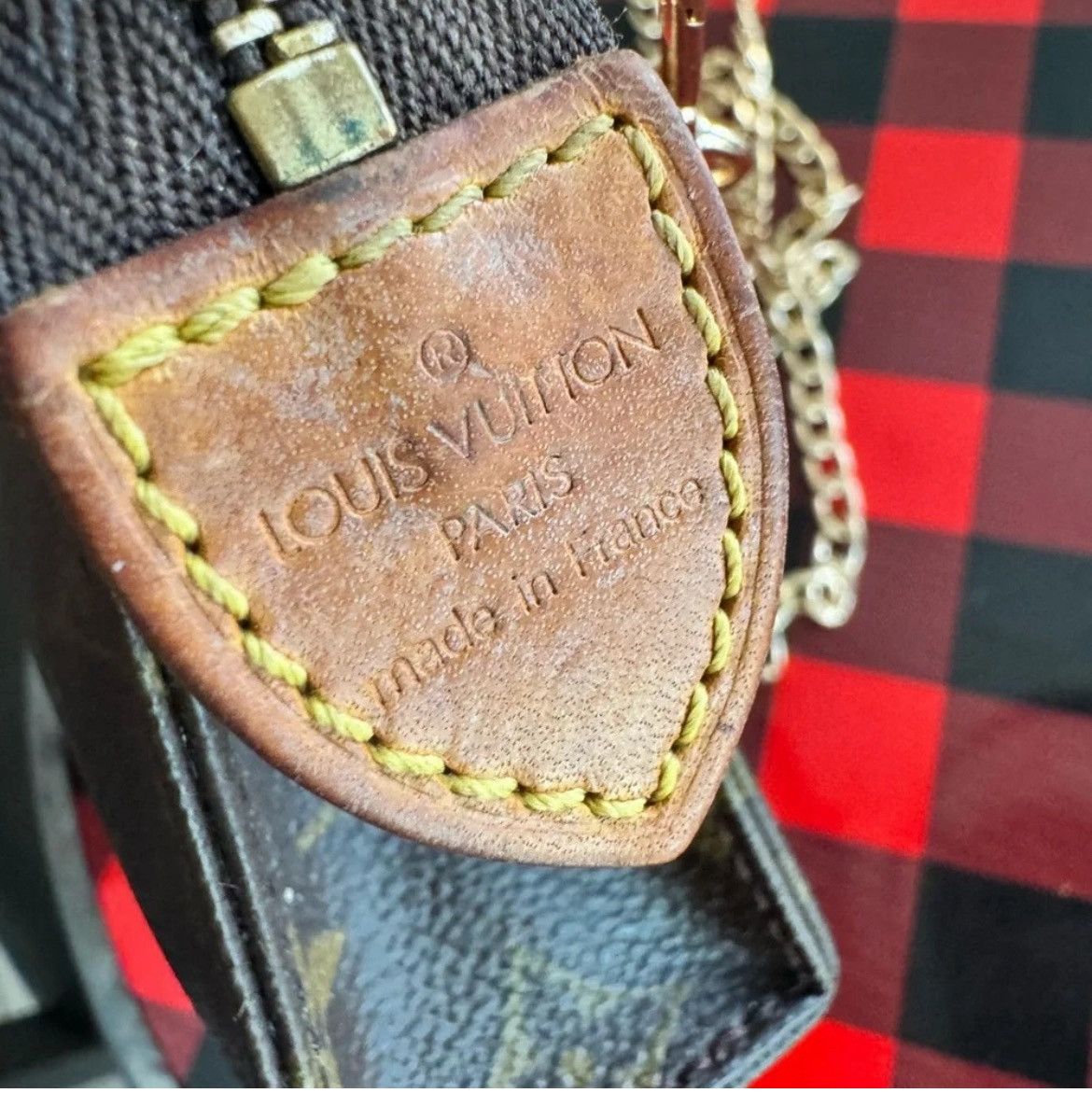 Louis Vuitton Louis vuitton cross body tiny purse. Monogram. With chain Size ONE SIZE - 14 Thumbnail