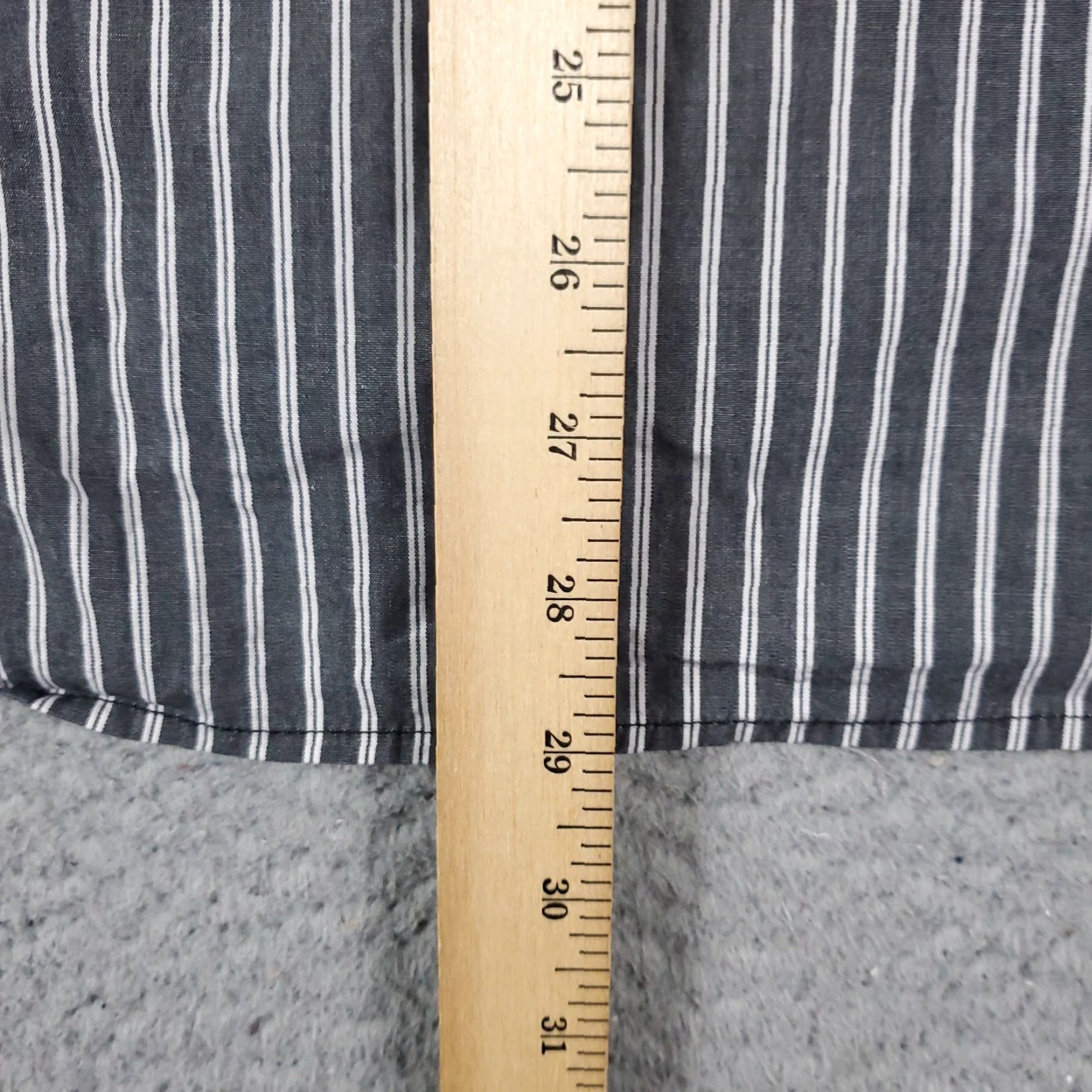 Tommy Hilfiger Tommy Hilfiger Gray Striped Button-Up Shirt Mens Medium Long Sleeve Casual Modern Preppy Size US M / EU 48-50 / 2 - 7 Thumbnail