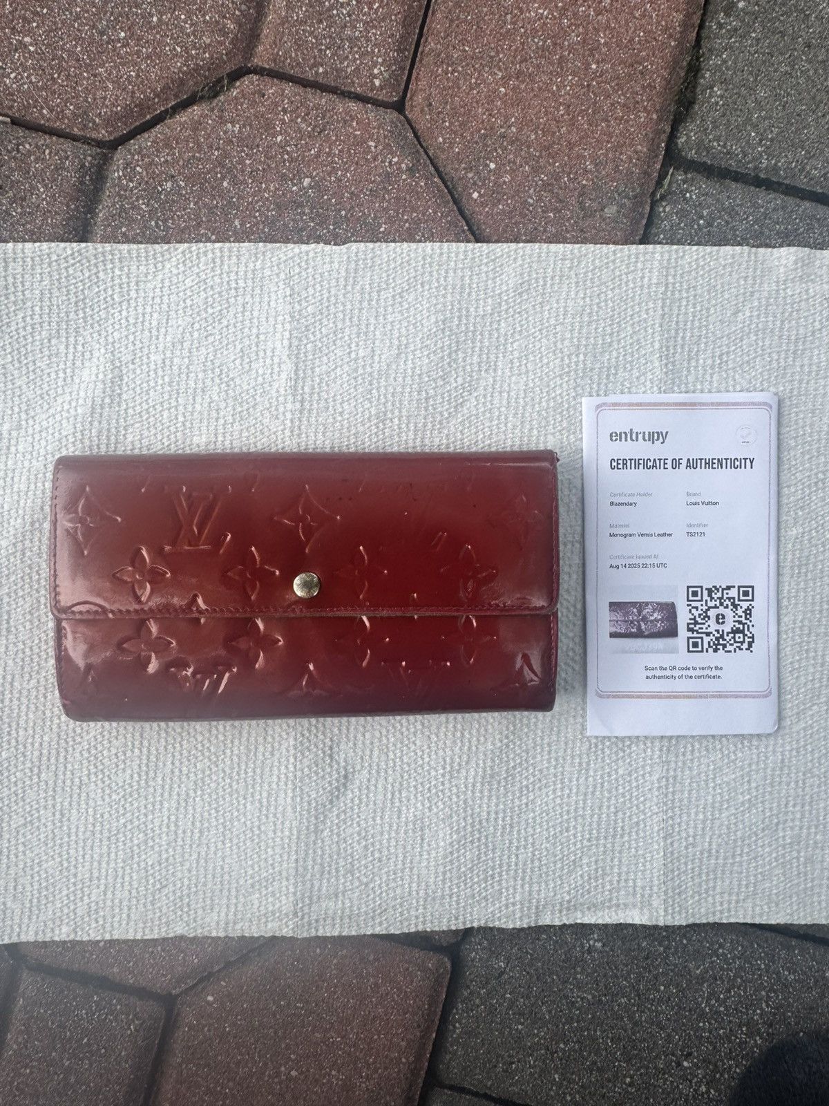 Louis Vuitton LOUIS VUITTON Vernis Red Long Wallet 💋 Size ONE SIZE - 1 Thumbnail
