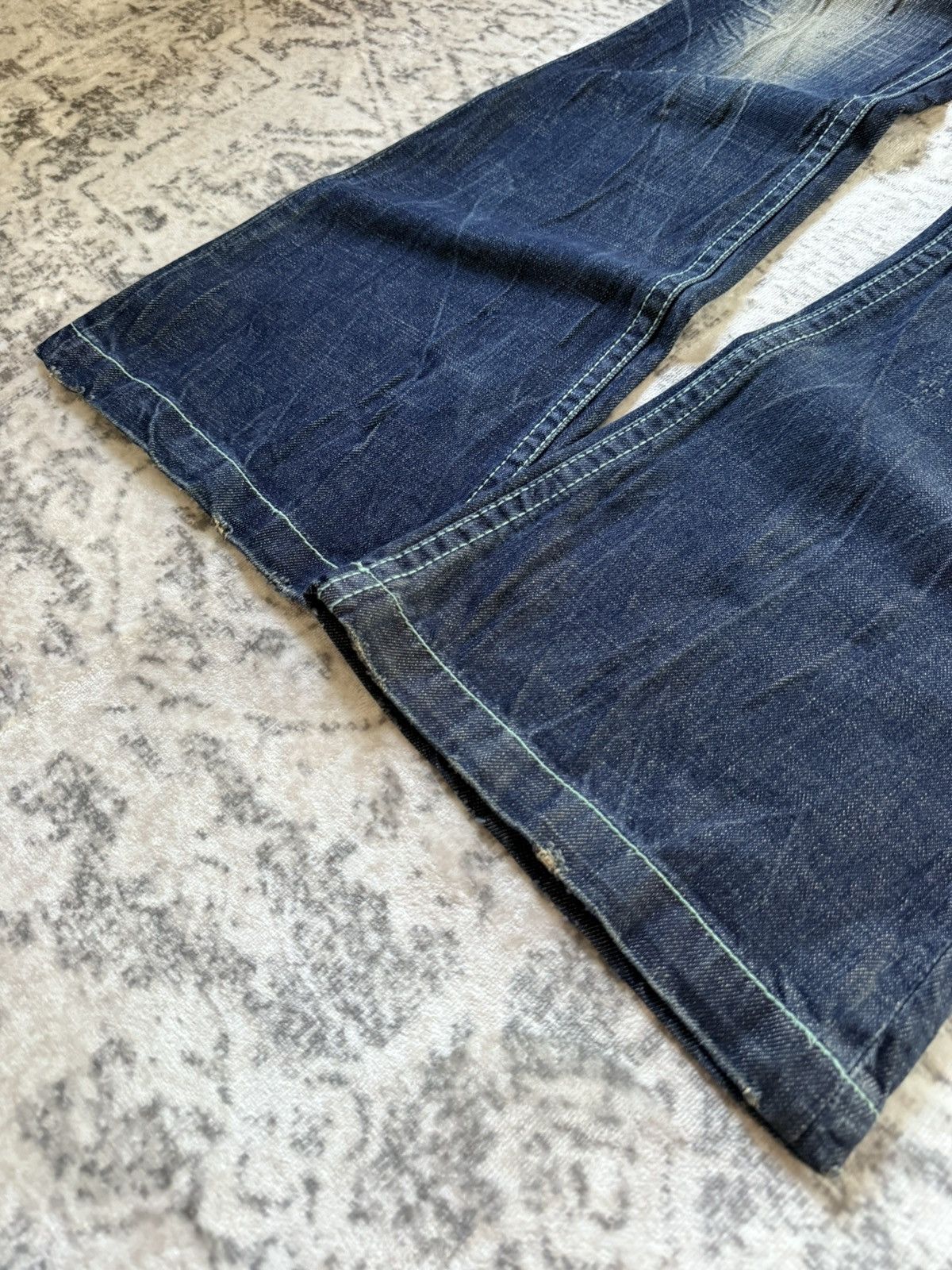 Fad Three × Japanese Brand × Le Grande Bleu (L.G.B.) Yoshitomo Lolita Muddy Wash Wrinkle Texture Flared Jeans Size US 28 / EU 44 - 7 Thumbnail