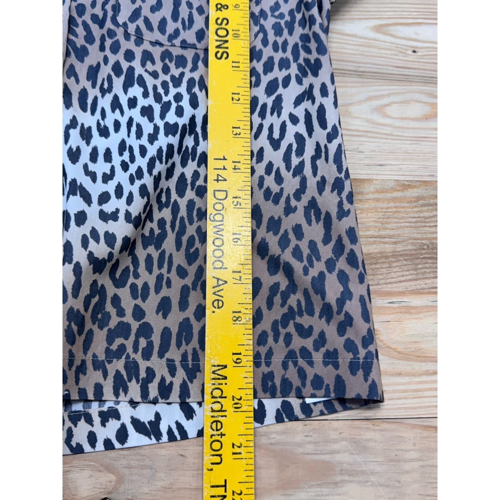Chicos Chico's Button-Down Tunic Animal Print Pockets Women’s 0 Size S / US 4 / IT 40 - 6 Thumbnail