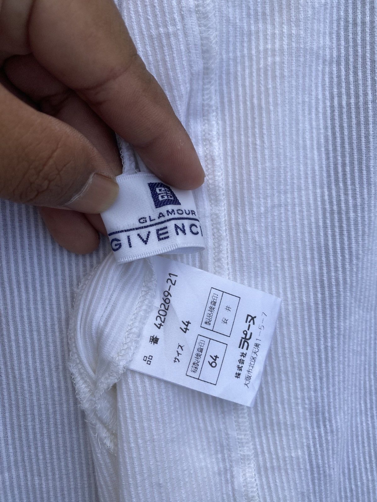 Givenchy Rare Vintage Givenchy Buttons Shirt Size US M / EU 48-50 / 2 - 11 Thumbnail