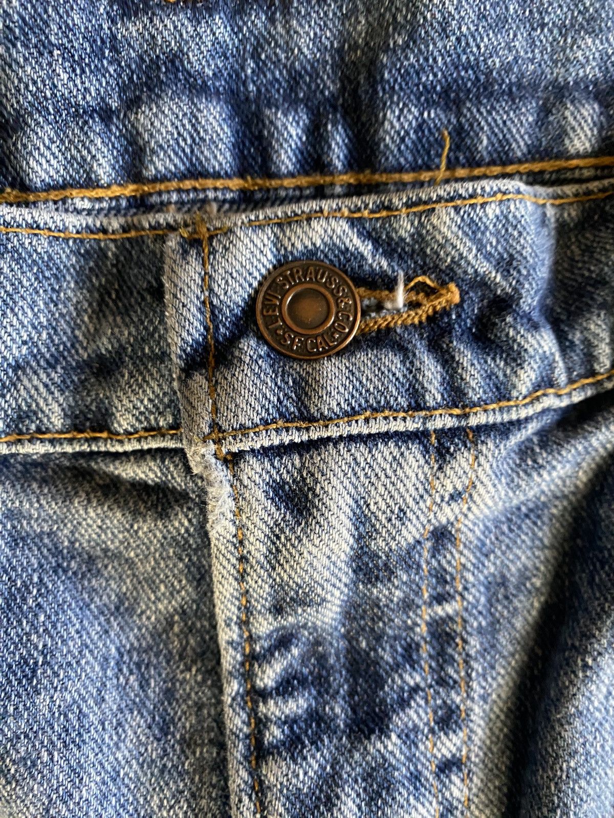 Levi's Vintage 1993 Levi’s 550 Relaxed Fit Blue Denim Jean 35x30 Size US 35 - 16 Thumbnail