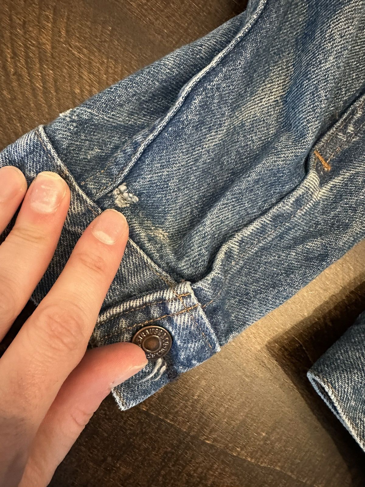 Levi's Vintage Thrashed/Patched Levi's Jean Jacket 44L-70506-0214 Size L / US 10 / IT 46 - 5 Thumbnail