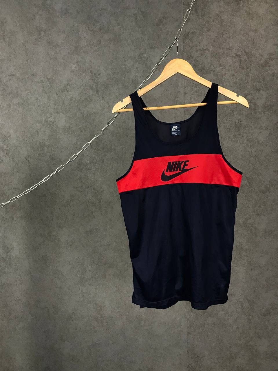 Nike Nike swoosh vintage center logo tank top Size US M / EU 48-50 / 2 - 1 Thumbnail