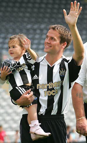 Adidas MICHAEL OWEN 10 NEWCASTLE UNITED 2005 Size US M / EU 48-50 / 2 - 9 Thumbnail