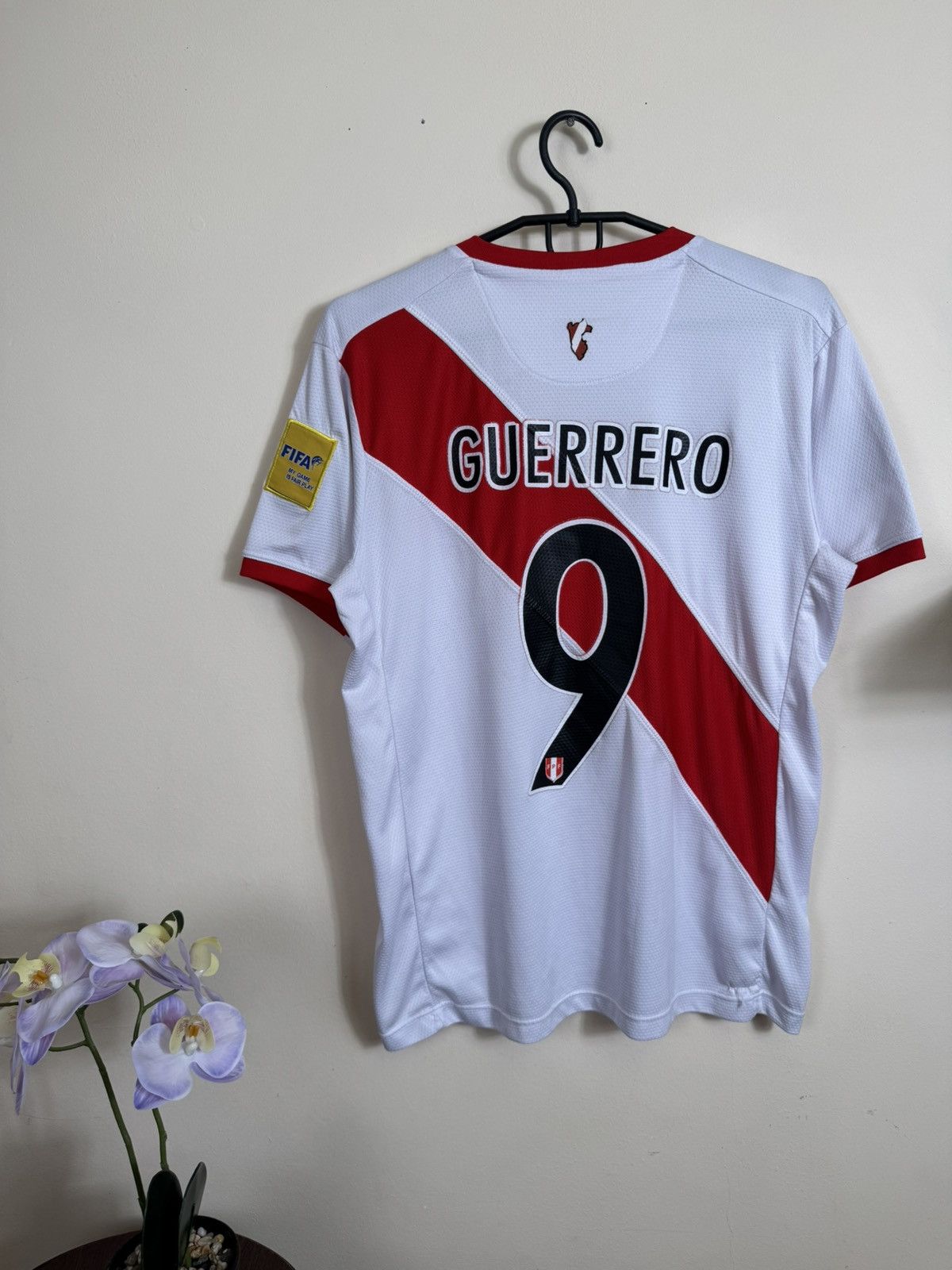 Umbro Umbro Peru FPF Jersey 2018 Guerrero #9 Football Shirt Home Size US M / EU 48-50 / 2 - 17 Thumbnail