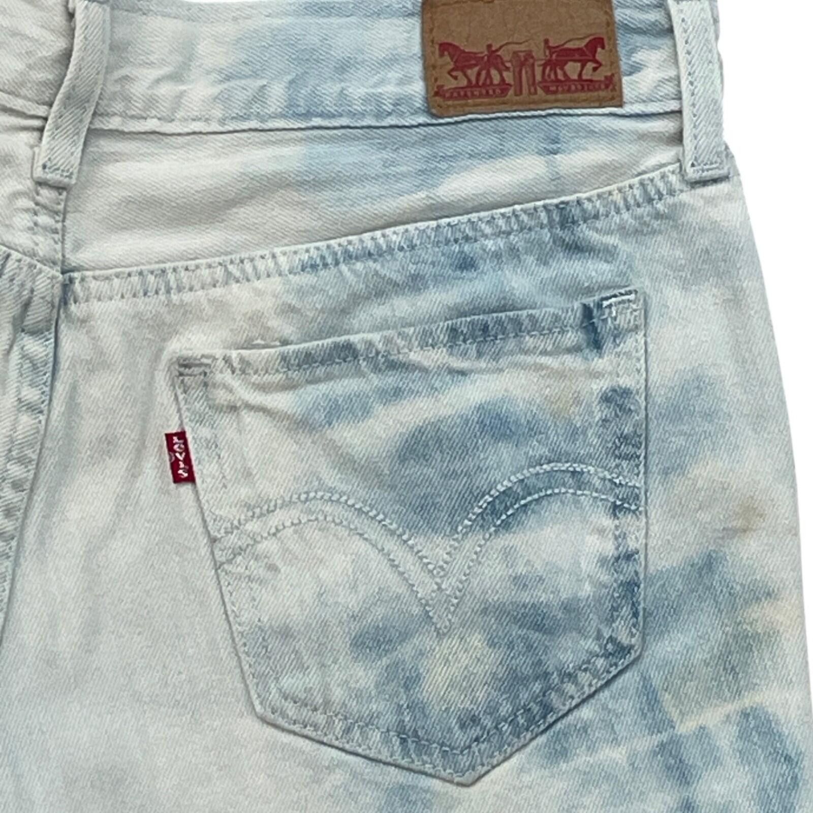 Levi's Levi’s 501 Women’s Denim Shorts Size 7 Acid Wash Raw Hem Size 30" / US 8 / IT 44 - 3 Thumbnail