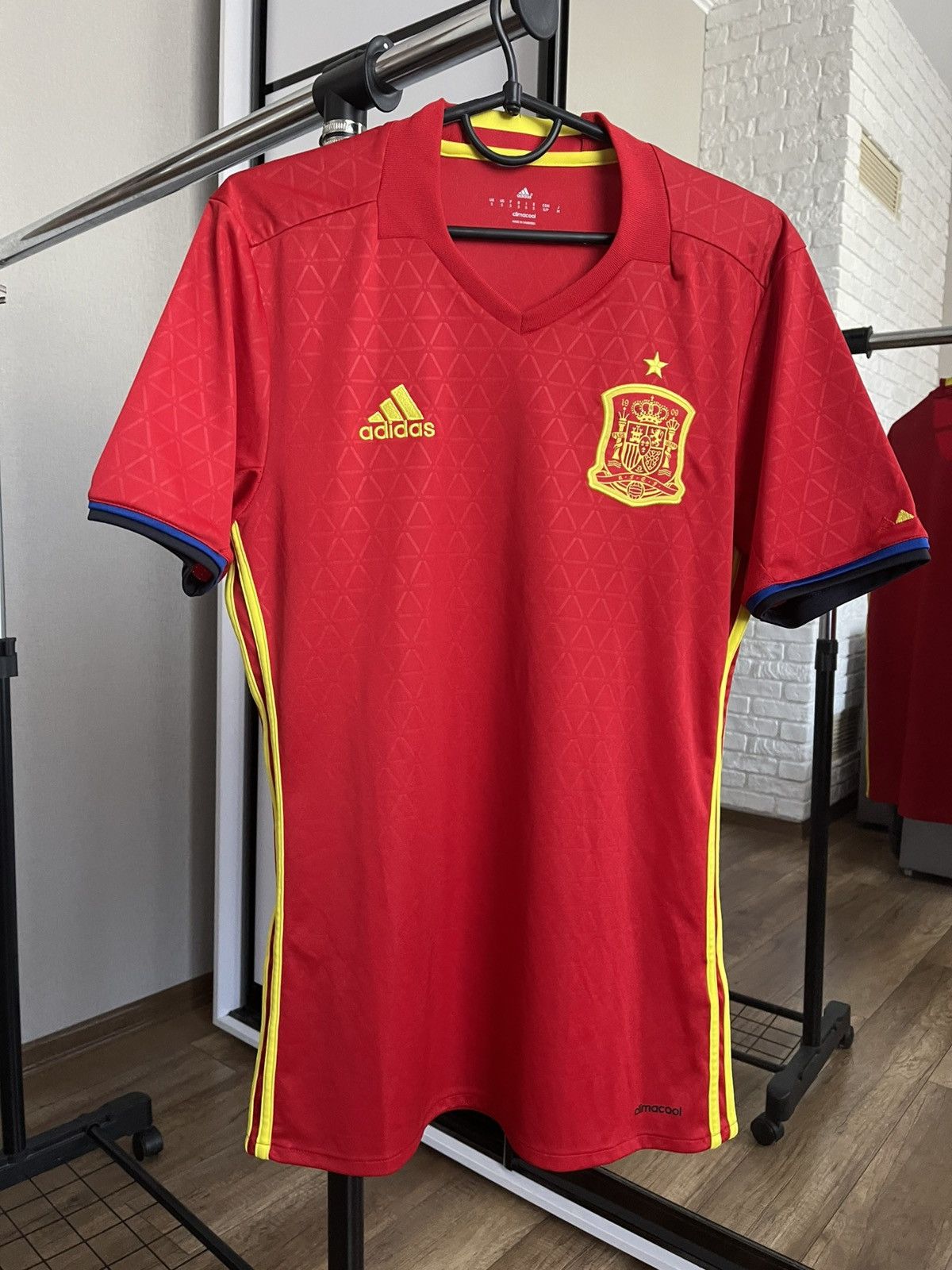 Adidas 2016/2017 Adidas Spain Euro Soccer Jersey T-Shirt Tee Size US S / EU 44-46 / 1 - 1 Thumbnail