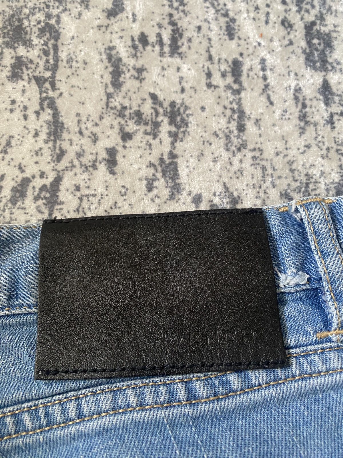 Givenchy Luxury givenchy denim with big logo on pocket Size US 30 / EU 46 - 7 Thumbnail