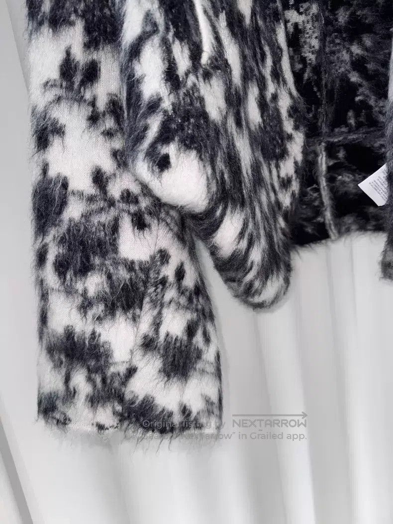 Saint Laurent Paris Saint Laurent Paris Bat Sleeve Printed Cardigan i Size XS / US 0-2 / IT 36-38 - 5 Thumbnail