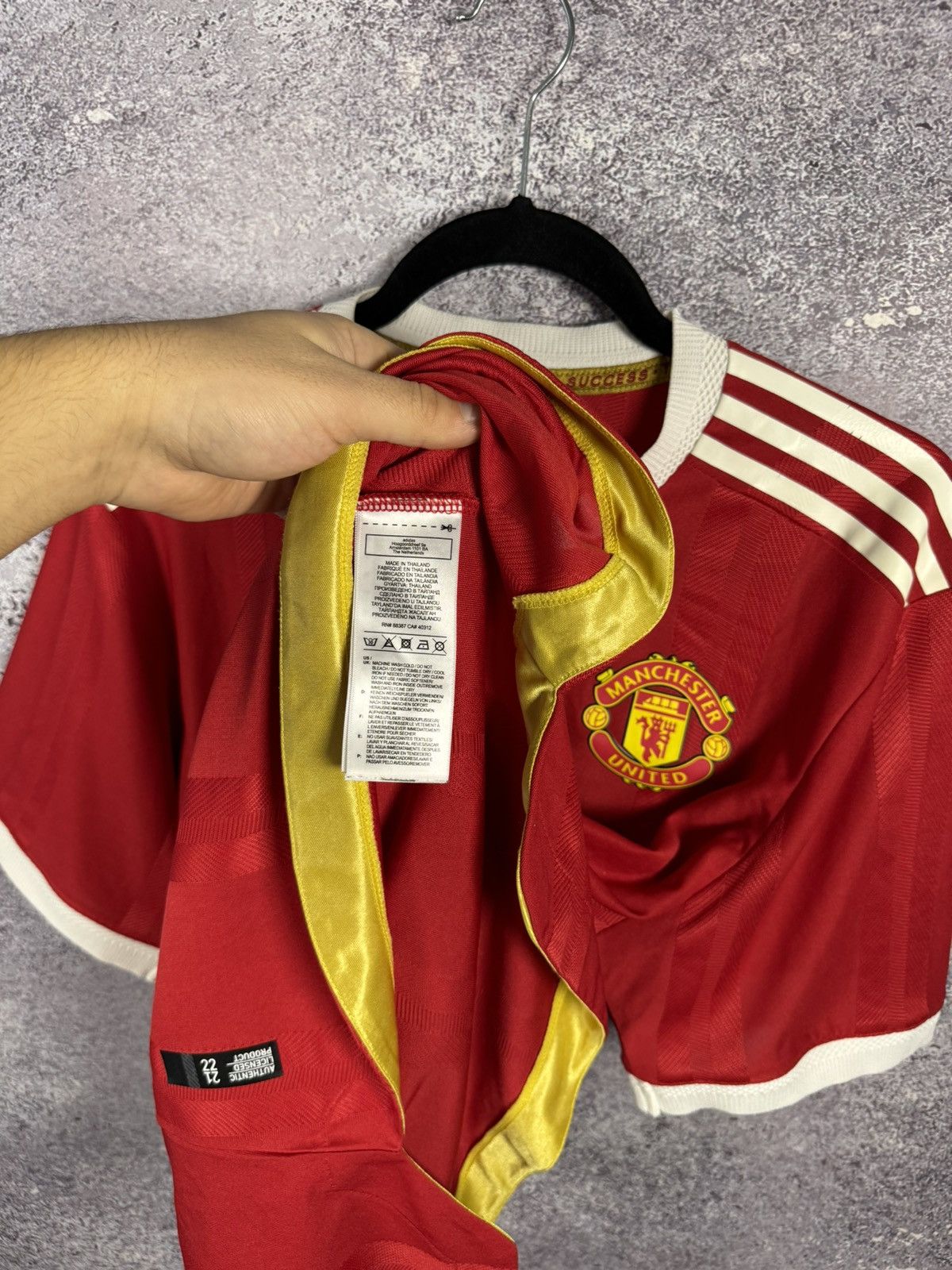Adidas × Vintage R.VARANE Vintage Manchester United 2021/22 Adidas Jersey XL Size US XL / EU 56 / 4 - 15 Thumbnail