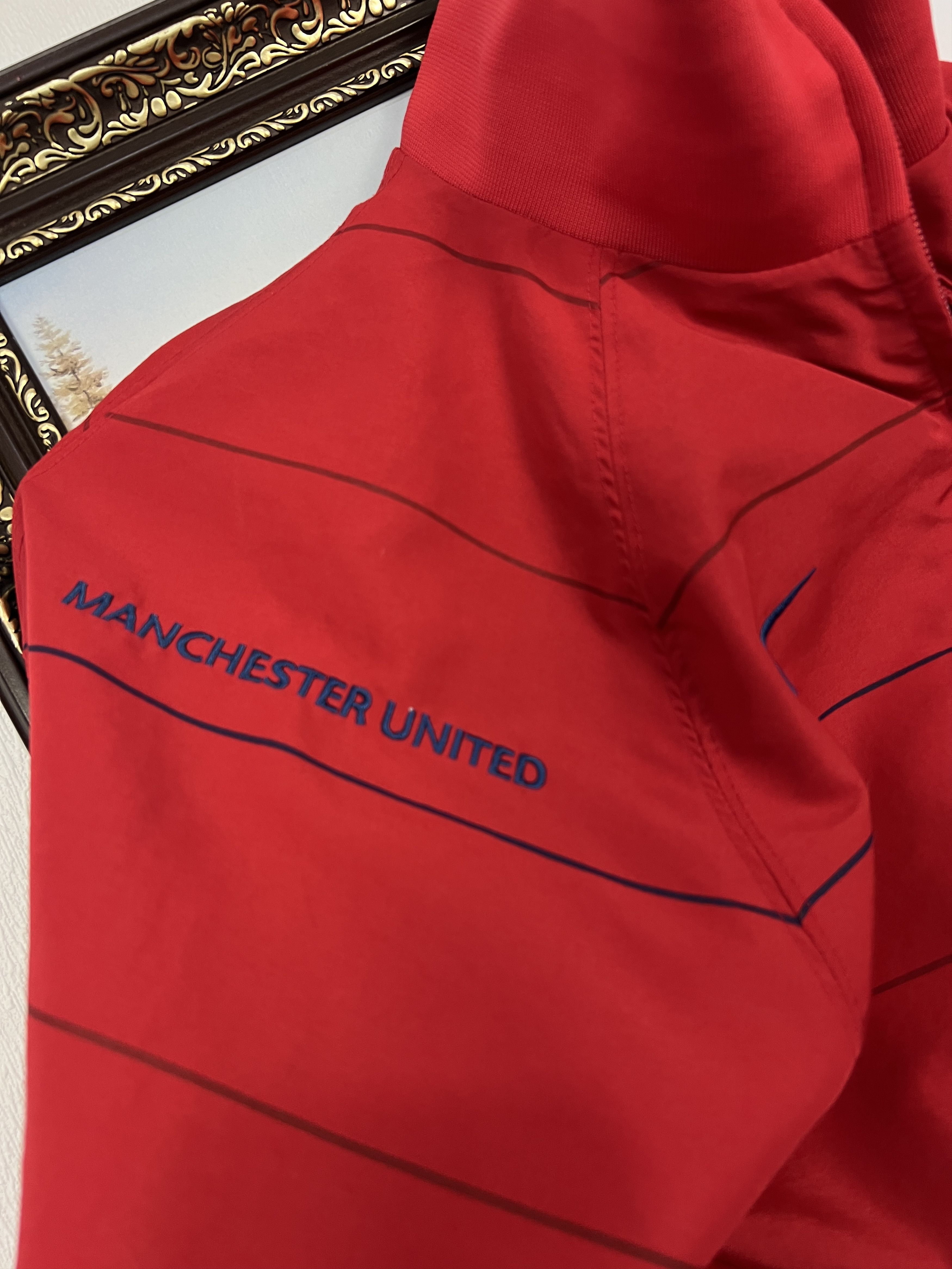 Nike Vintage Nike Manchester United Football Jacket Soccer Size US S / EU 44-46 / 1 - 7 Thumbnail