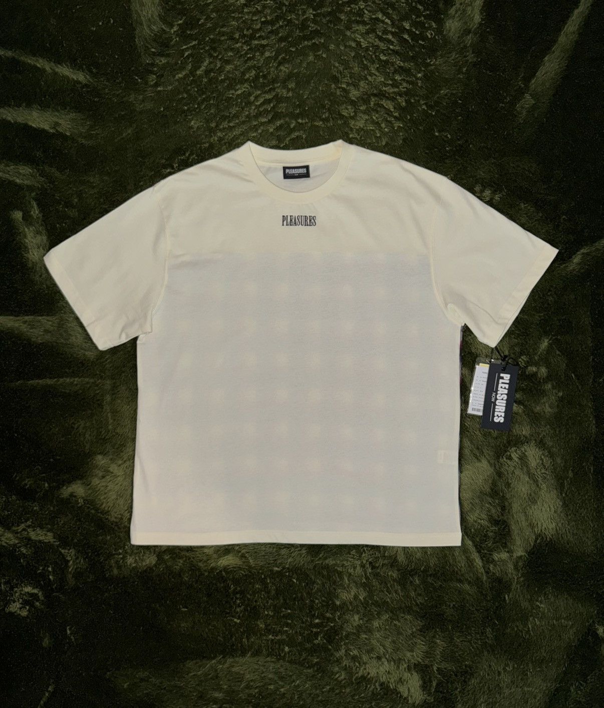 Pleasures [L] PLEASURES Contrast Embroidered Logo T-Shirt off white Size US XL / EU 56 / 4 - 1 Thumbnail