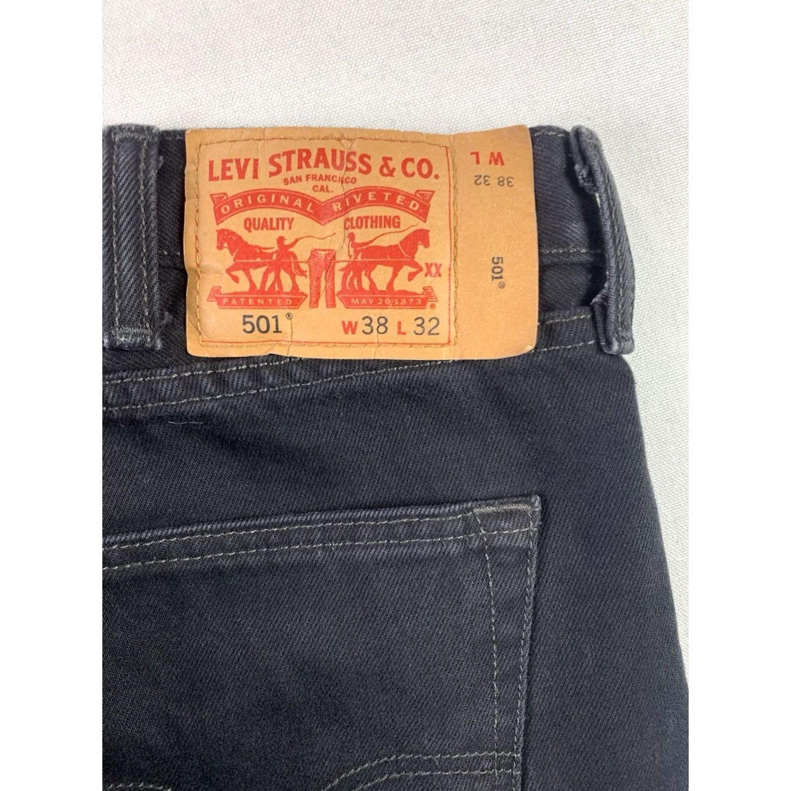 Levi's Levi's 501 Jeans Black Men 38x32 Button fly made in Mexico Straight leg (Fits 38x31) Size US 38 / EU 54 - 7 Thumbnail