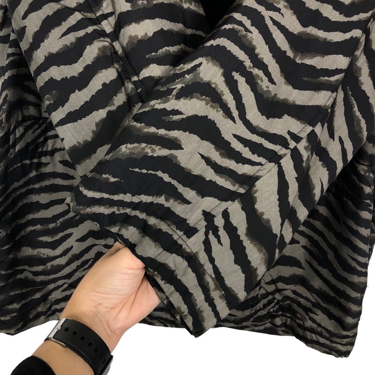 Japanese Brand 🔥Tiger Striped Camo Design Oversized Jacket L’Equipe Yoshie Size US M / EU 48-50 / 2 - 12 Thumbnail