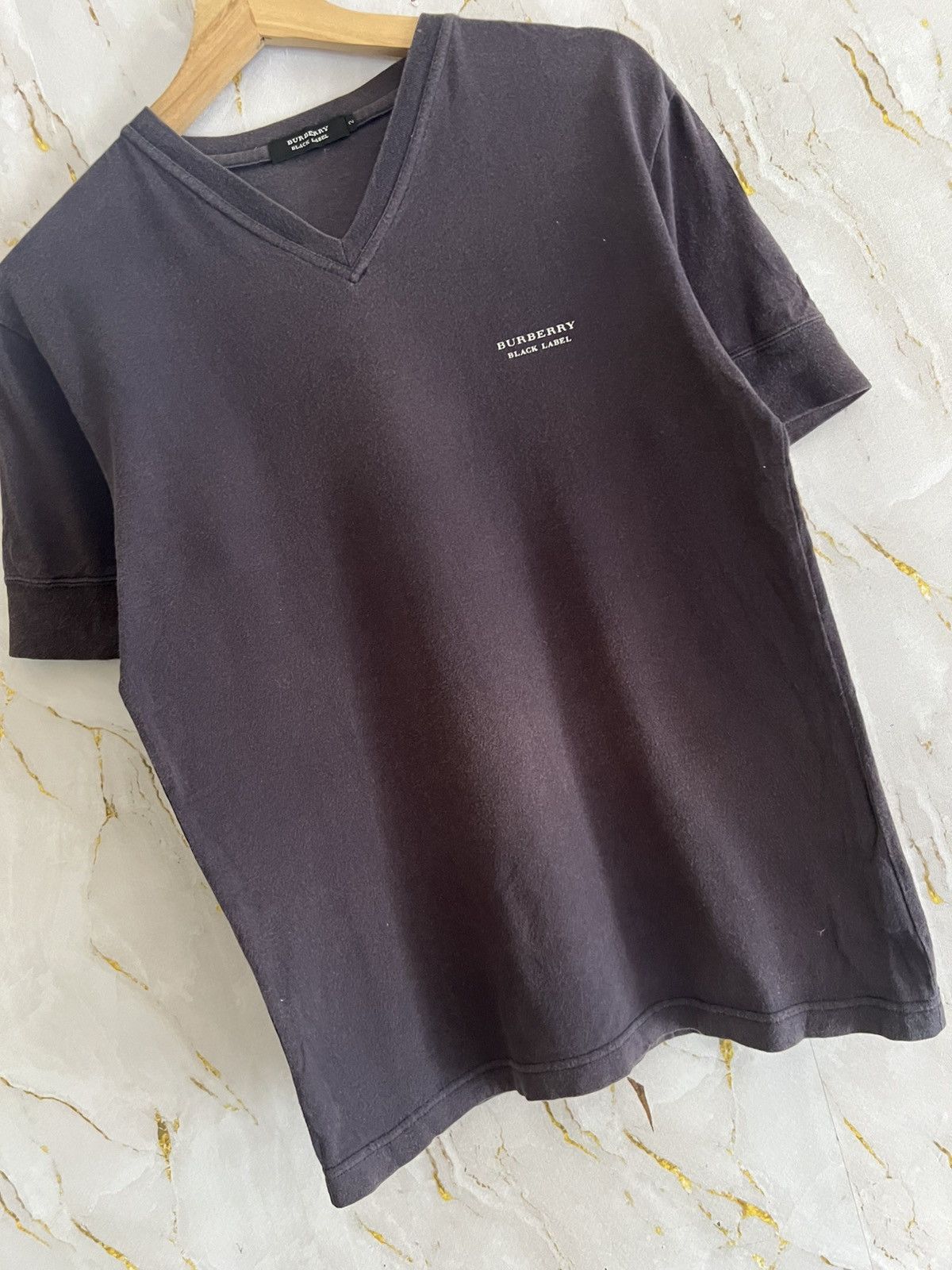 Burberry Burberry T-Shirt – Minimalist Small Logo Designer Tee Size US S / EU 44-46 / 1 - 3 Thumbnail