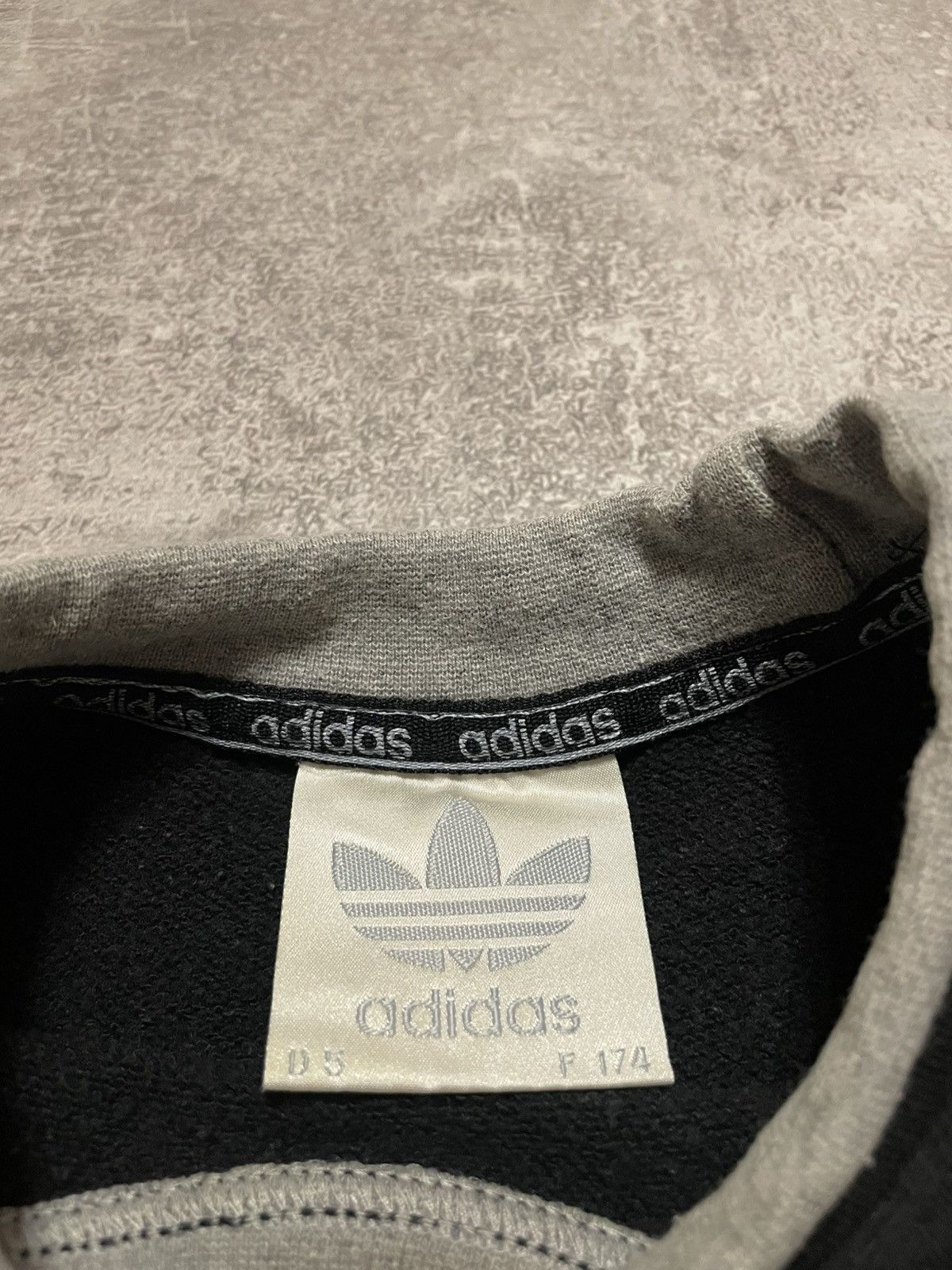 Adidas Vintage 90s Adidas Basic Sweatshirt Crewneck Y2K Size US M / EU 48-50 / 2 - 7 Thumbnail