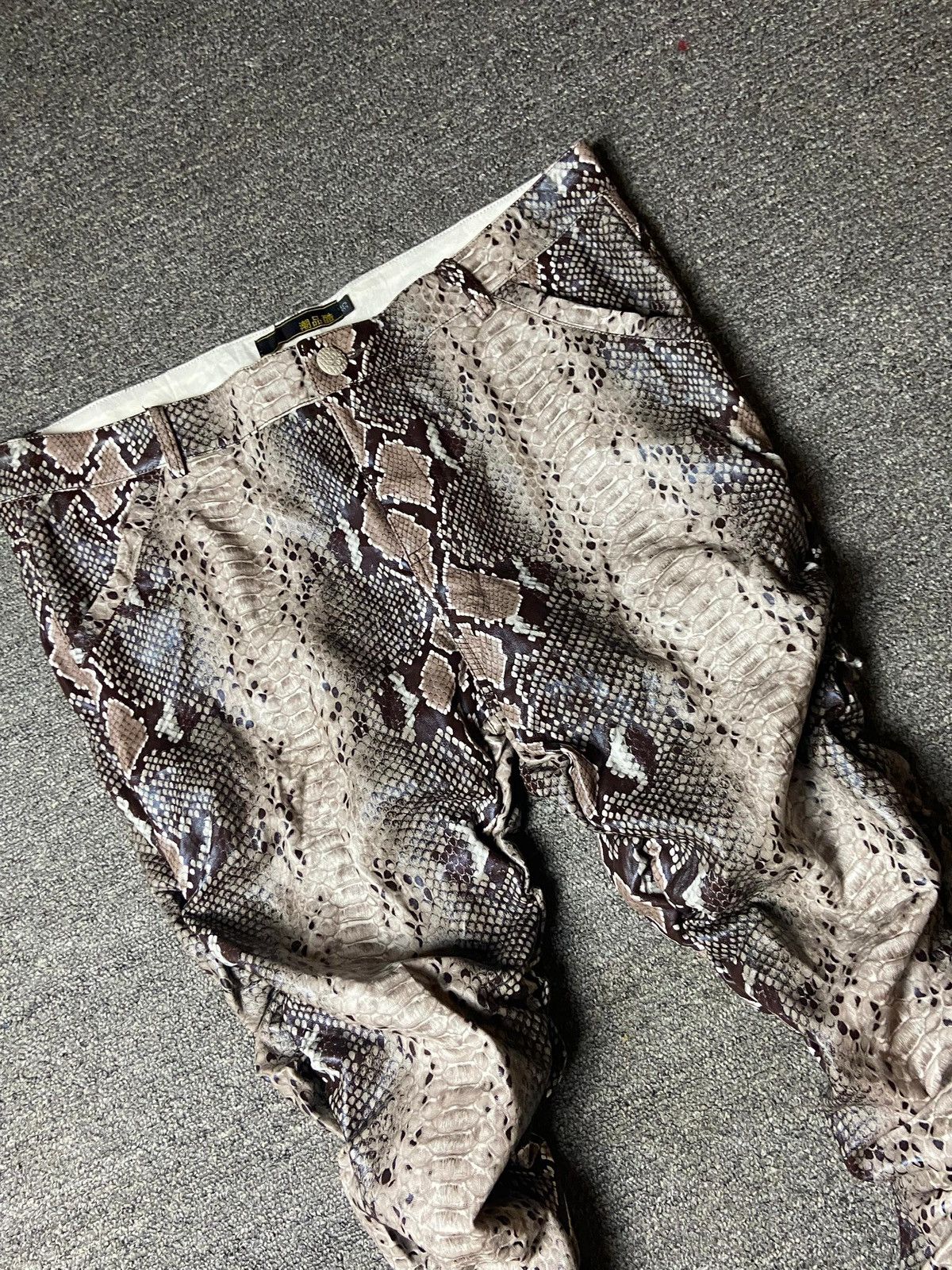 Japanese Brand Cool Trendy Brand Faux Leather Snake Printed Pants (147) Size US 36 / EU 52 - 6 Thumbnail