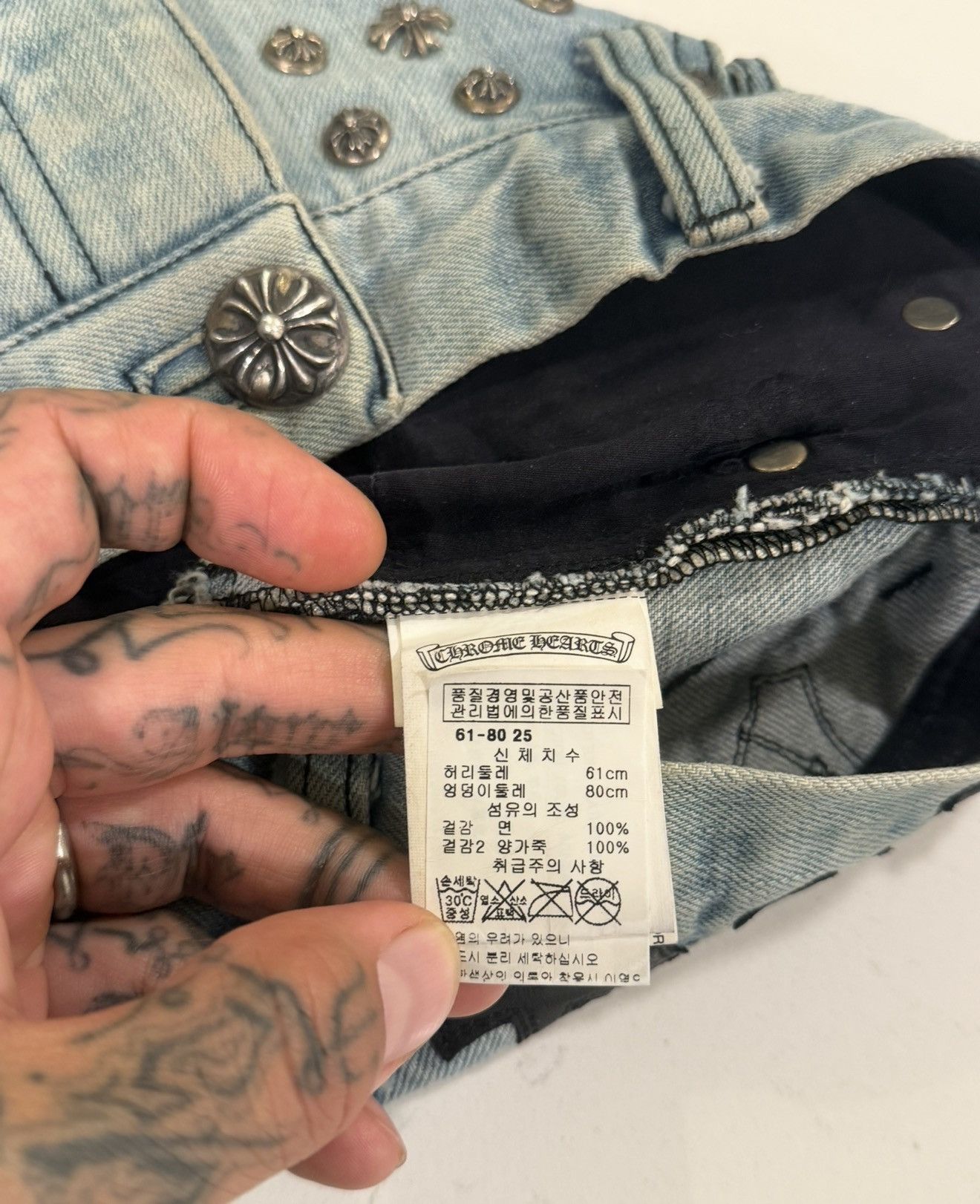 Chrome Hearts Chrome Hearts RARE Denim Cross patch & silver stud shorts Size 25" / US 0 / IT 36 - 17 Thumbnail