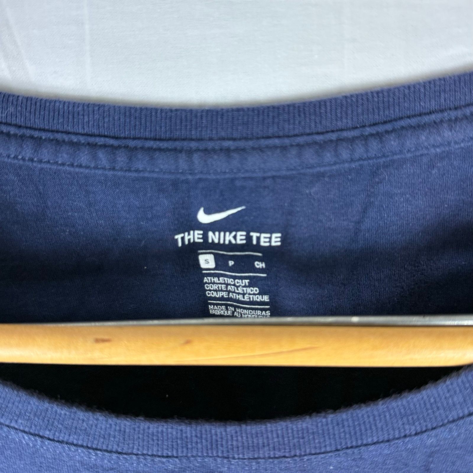 Nike Nike Tops Lot of 2 Women's Small Gray Tank Blue Short Sleeve Size S / US 4 / IT 40 - 8 Thumbnail