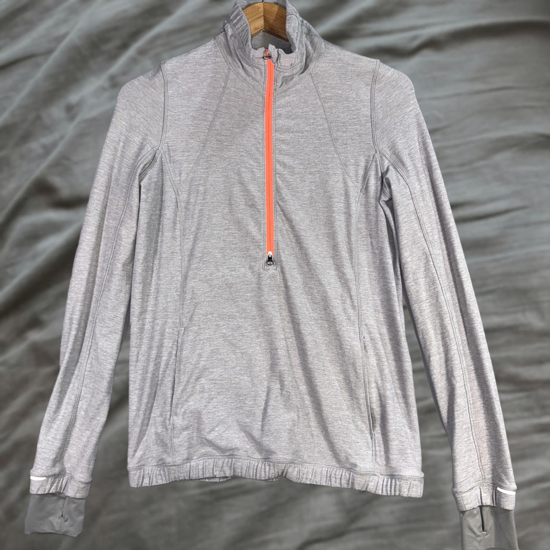 Lululemon Lululemon Jacket Womens 8 Gray 1/2 Zip Thumbholes Reflective Running Athletic Shirt Size M / US 6-8 / IT 42-44 - 1 Thumbnail