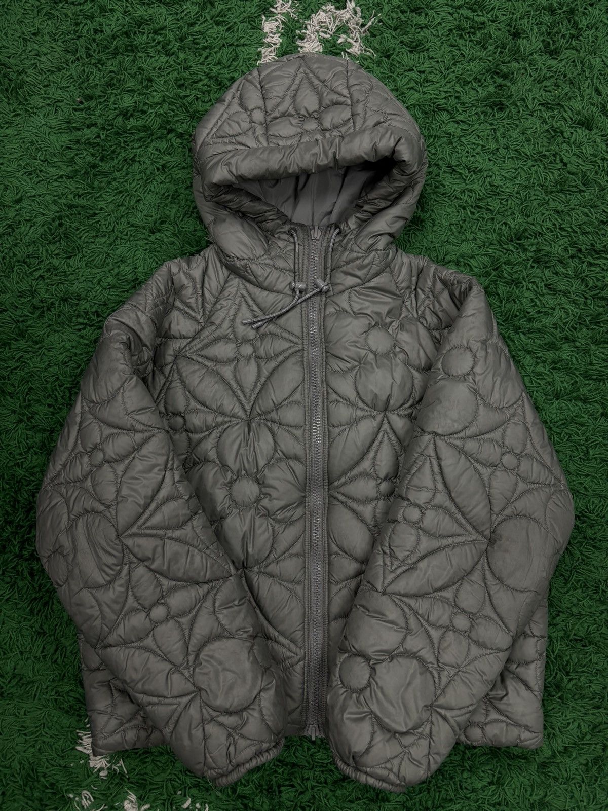 Louis Vuitton Louis Vuitton Monogram Grey Puffer Jacket Reversible 54 Size US L / EU 52-54 / 3 - 1 Thumbnail