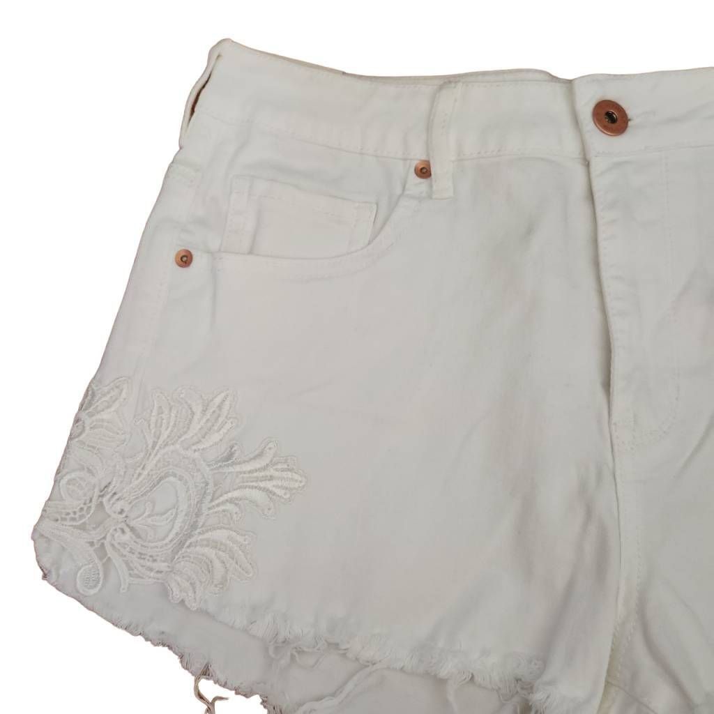 Bullhead Denim Co. Bullhead Denim Women's Size 11 White Crochet Detail High Ris Size 28" / US 6 / IT 42 - 3 Thumbnail