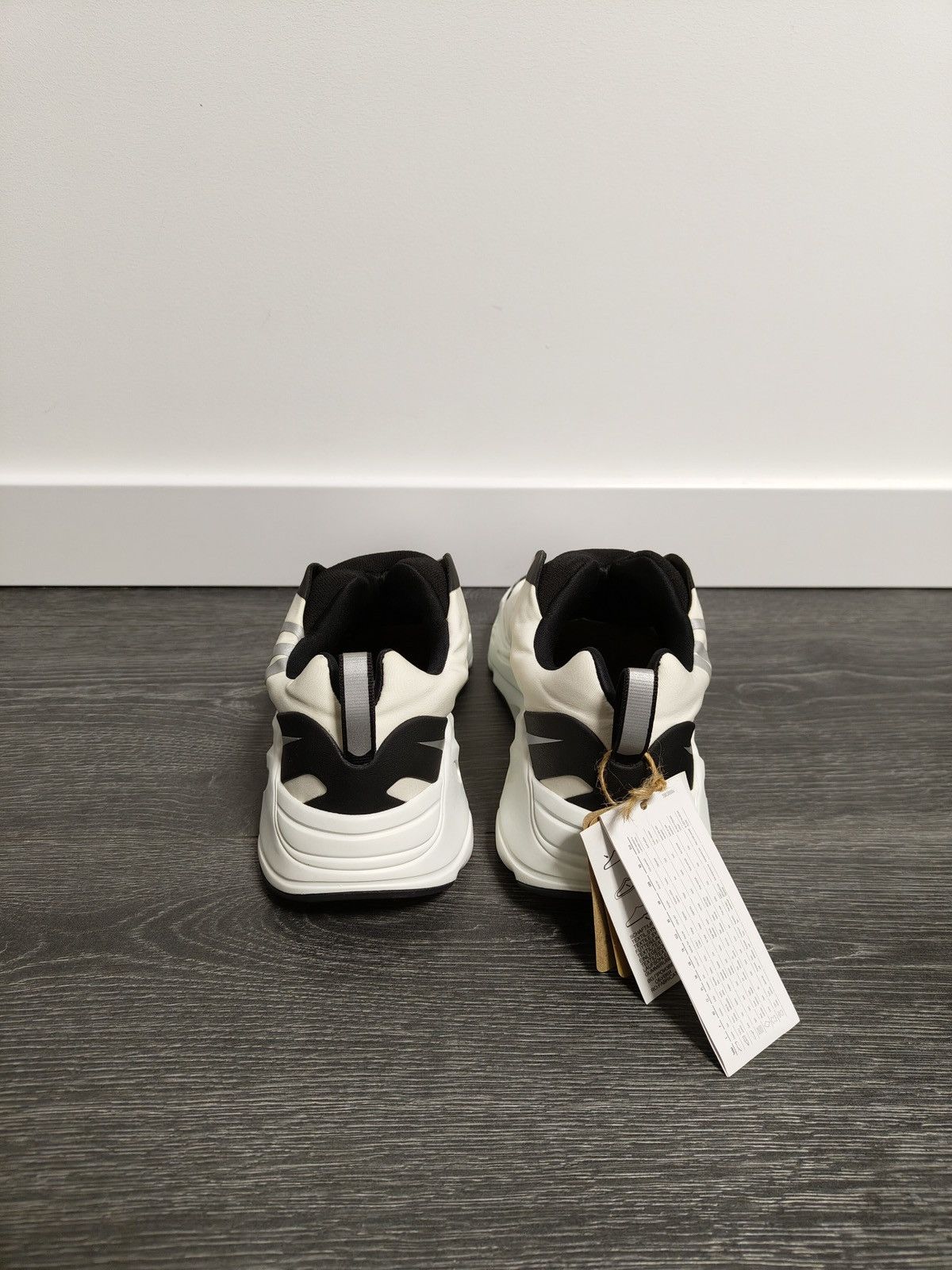 Yeezy Adidas Yeeze Boost 700 MNVN Laceless Analog Sneakers Size US 8 / EU 41 - 4 Thumbnail