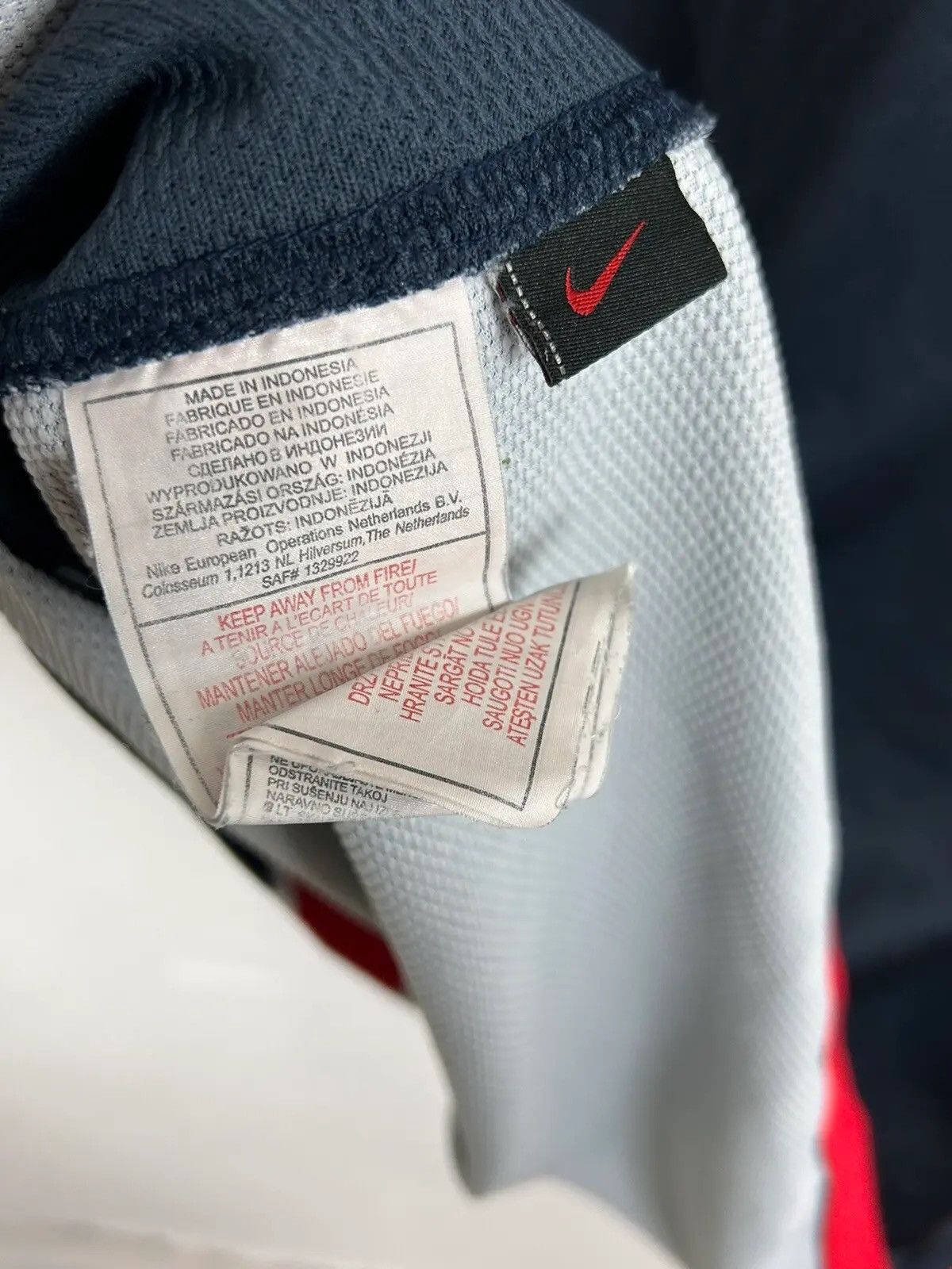 Nike 00s Vintage Nike x PSG 2006/07 Home Kit Soccer Jersey Size US M / EU 48-50 / 2 - 9 Thumbnail