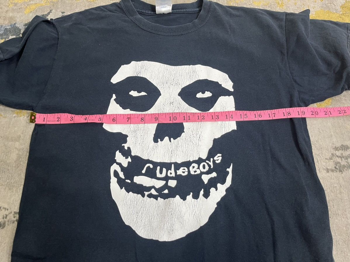 Vintage Vintage 00’s Misfits Big Logo Tshirt(faded black) Size US M / EU 48-50 / 2 - 8 Thumbnail