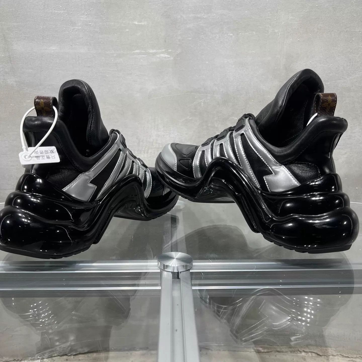 Louis Vuitton LV Archlight Black/Silver Dad Sneakers UK6.5 YH26303 Size US 7.5 / EU 40-41 - 5 Thumbnail