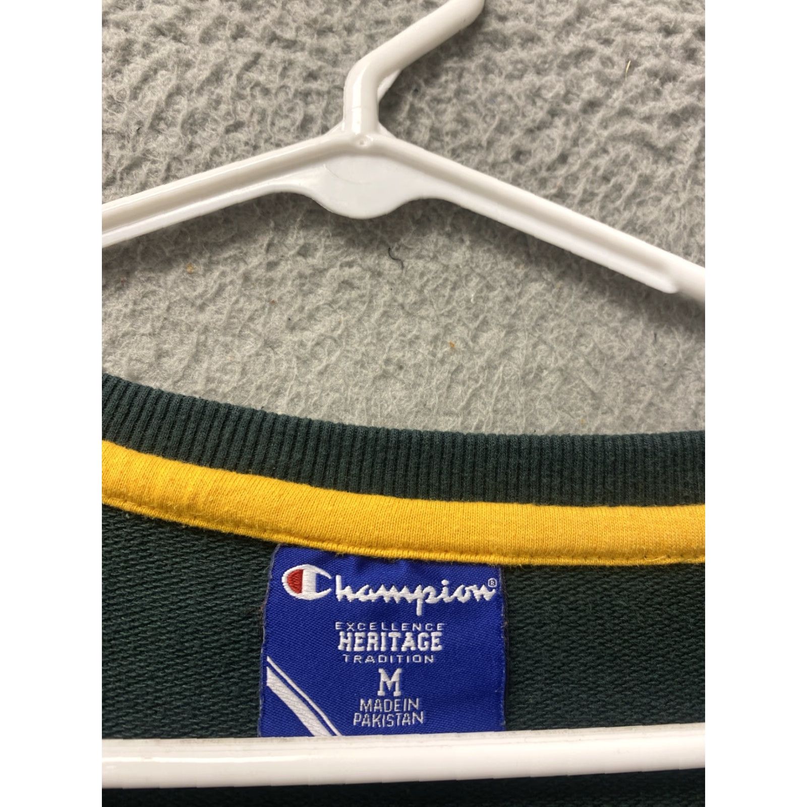 Champion Champion Long Sleeve V-Neck Sweater M Green Women’s /114-10 Size M / US 6-8 / IT 42-44 - 4 Thumbnail