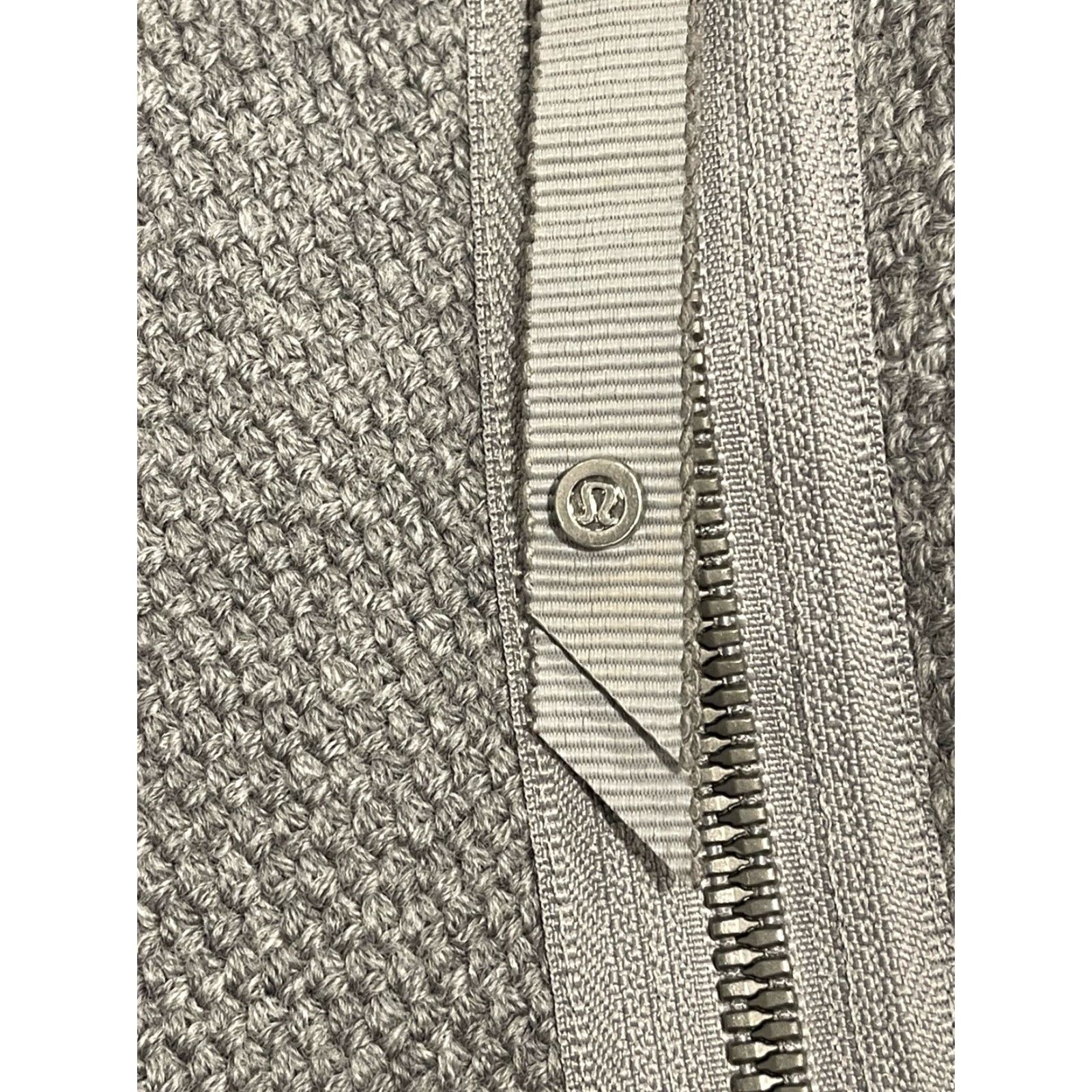 Lululemon Lululemon Sweater Woman One Size On The Go Poncho Grey Heathered Merino Wool Crew Neck Solid Pullover Casual Womens Size ONE SIZE - 4 Thumbnail