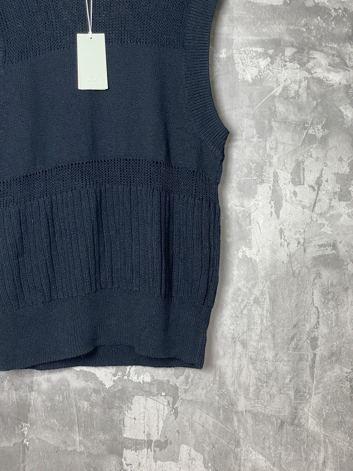 Cos COS Knitted Sweater Vest New With Tags Size L / US 10 / IT 46 - 4 Thumbnail