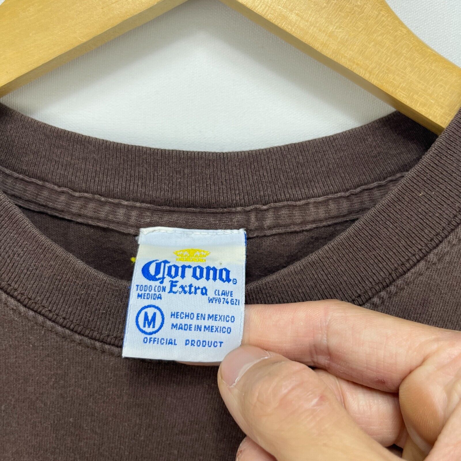 Vintage Vintage Y2K Corona beer T-shirt Medium Send Full Szn Size US M / EU 48-50 / 2 - 7 Thumbnail