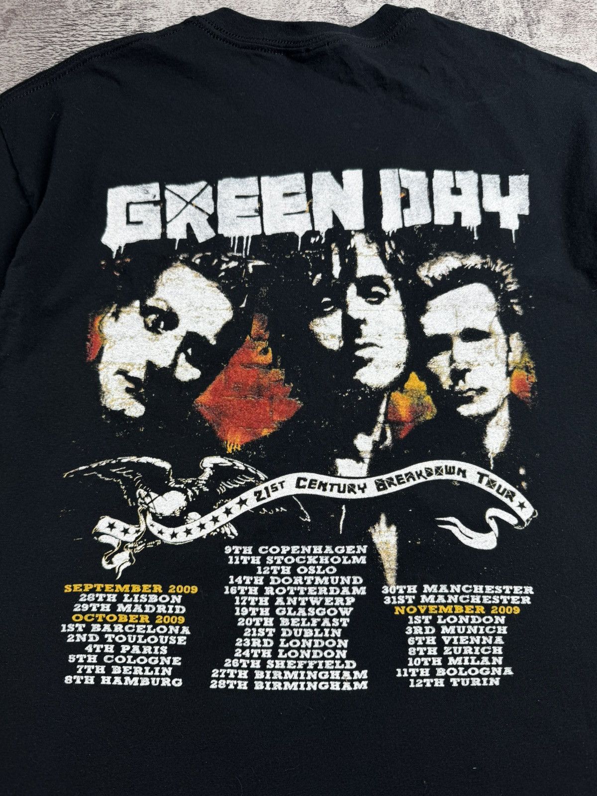 Band Tees Green Day 2009 Men’s Metal Rock Tour Rap Faded Merch Devil Band T Shirt Jersey Size US M / EU 48-50 / 2 - 13 Thumbnail