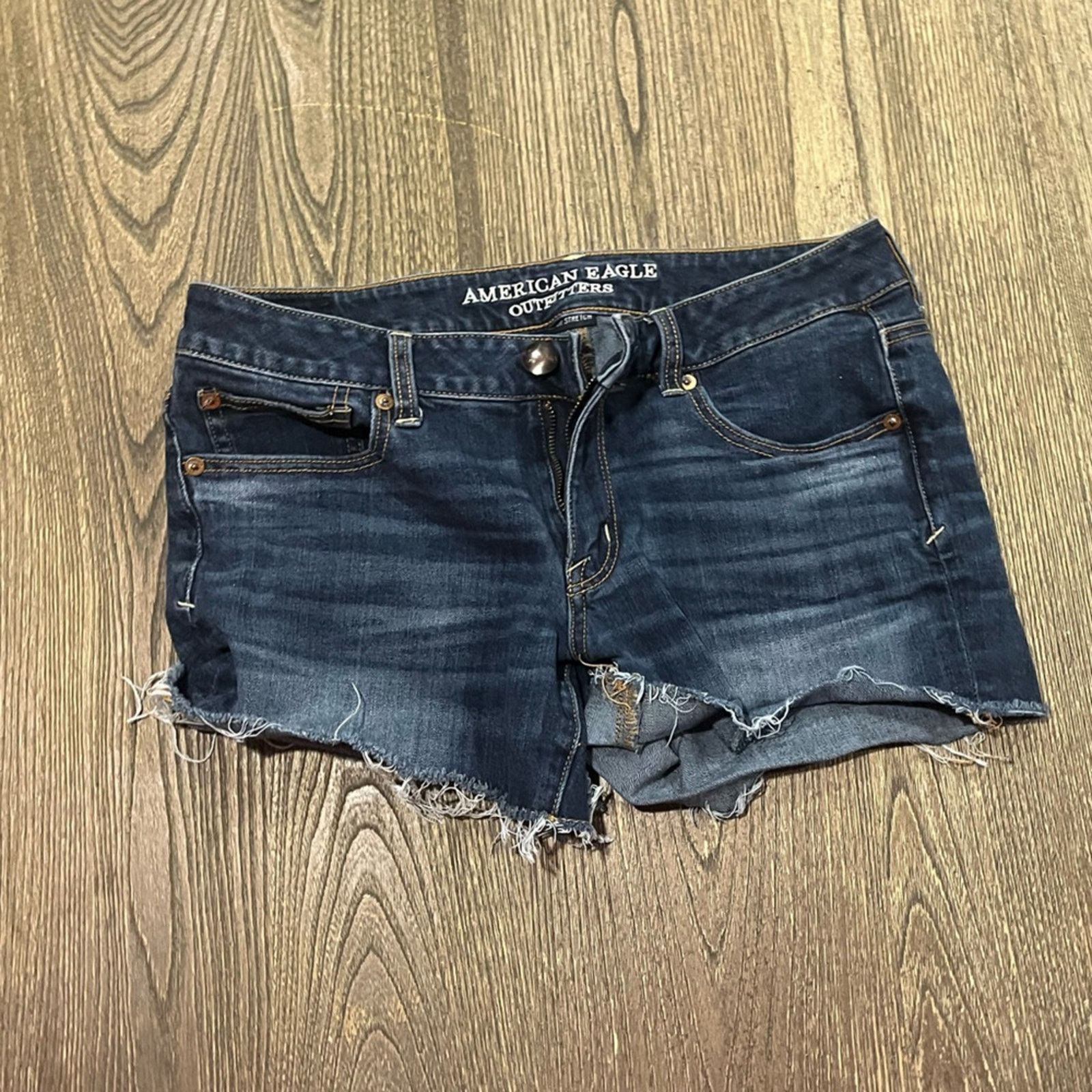 American Eagle Outfitters American Eagle AEO Denim Shortie Shorts Dark Wash Blue Size8 Size 30" / US 8 / IT 44 - 1 Thumbnail