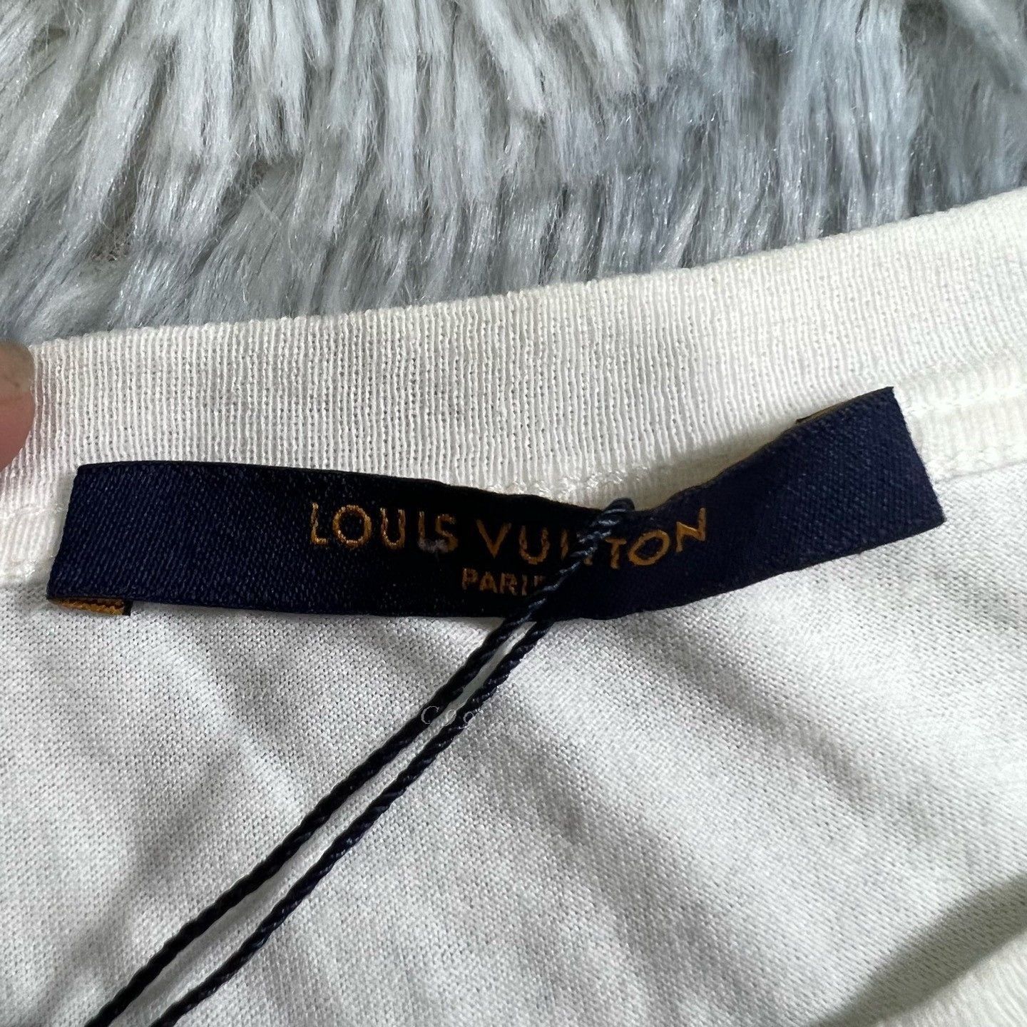 Louis Vuitton Louis Vuitton Short-Sleeve T-Shirt Size US L / EU 52-54 / 3 - 3 Thumbnail