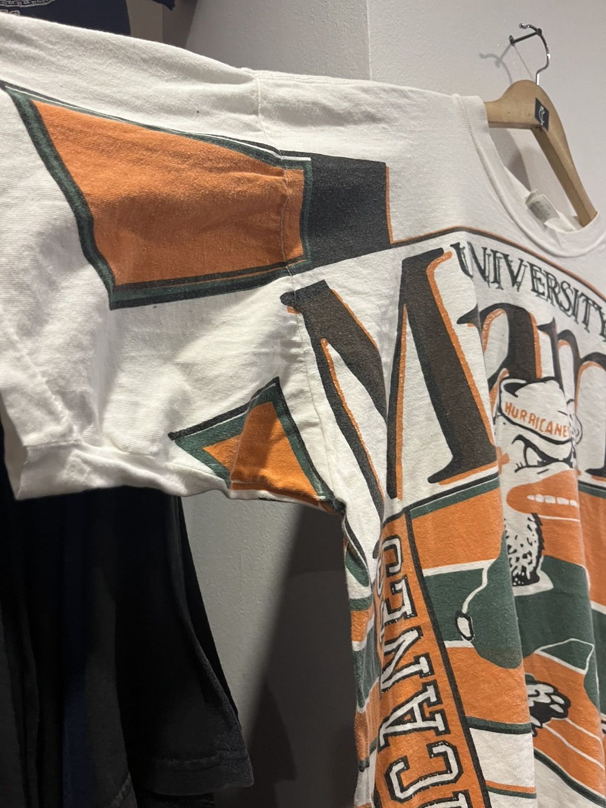 Other Vintage 90s University of Miami Hurricanes T-Shirt Size US XL / EU 56 / 4 - 2 Thumbnail