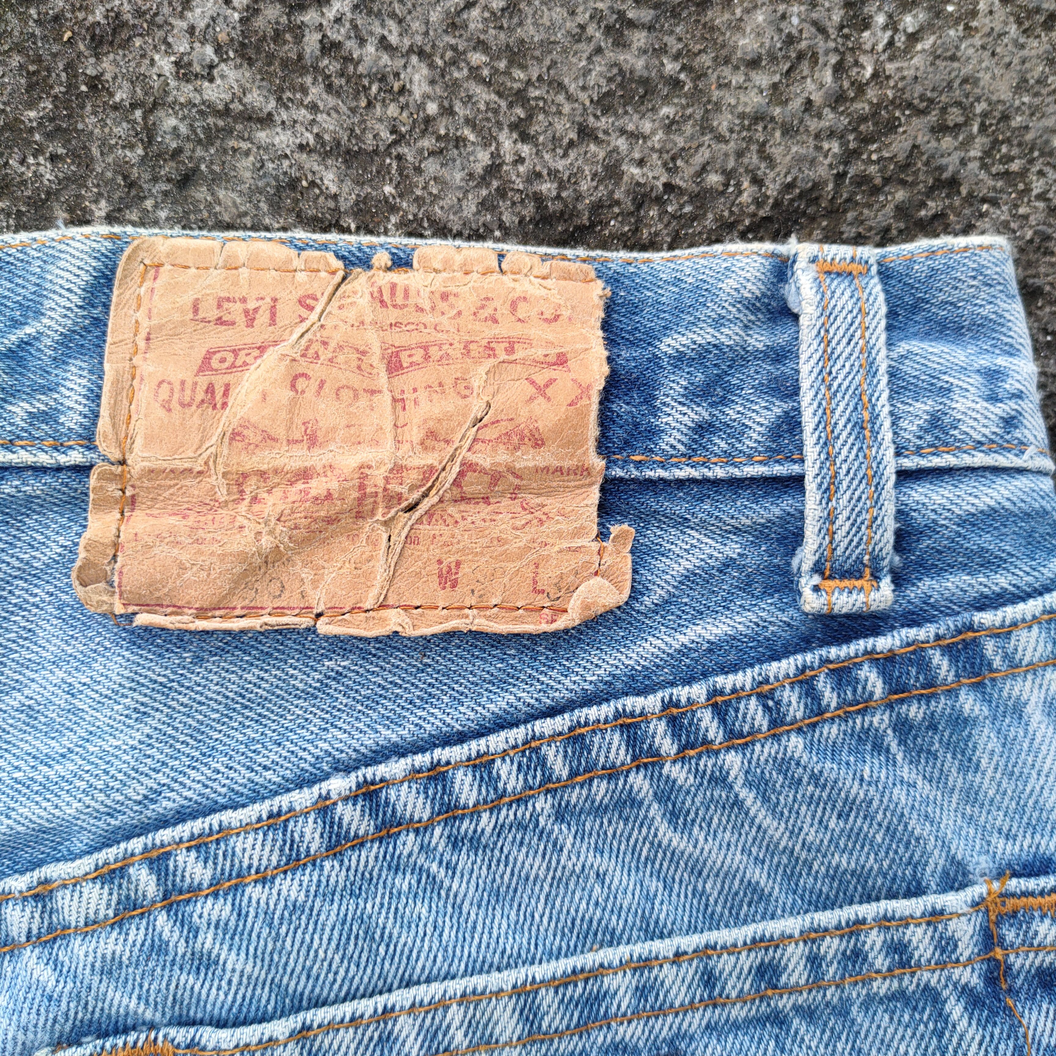 Levi's Vintage Clothing VINTAGE LEVI'S 501 BUTTON FLY JEANS RIPPED NAME BAND Size US 30 / EU 46 - 13 Thumbnail