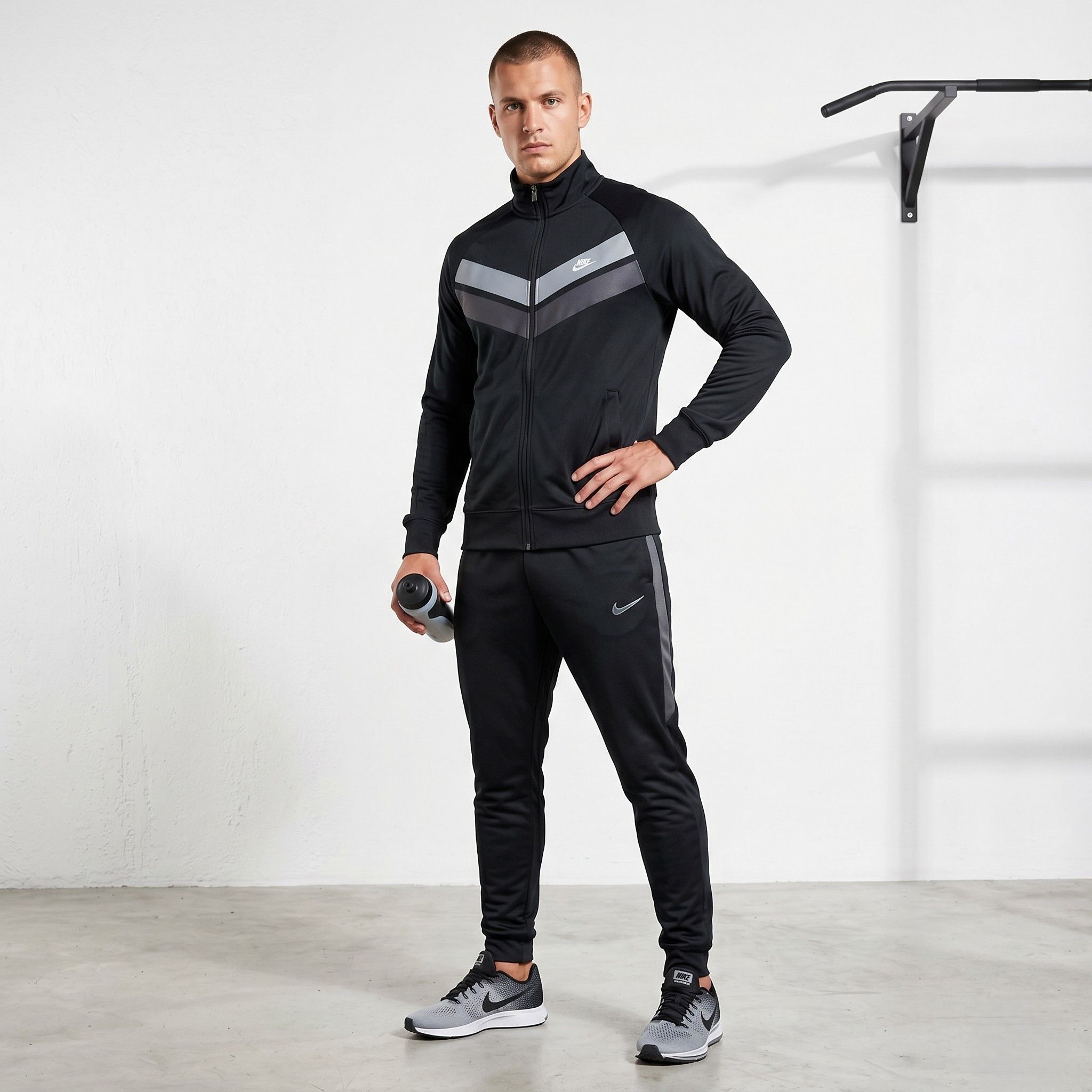 Nike Nike Men M Sweatshirt Black Shiny Vintage 7092 Size US M / EU 48-50 / 2 - 1 Thumbnail