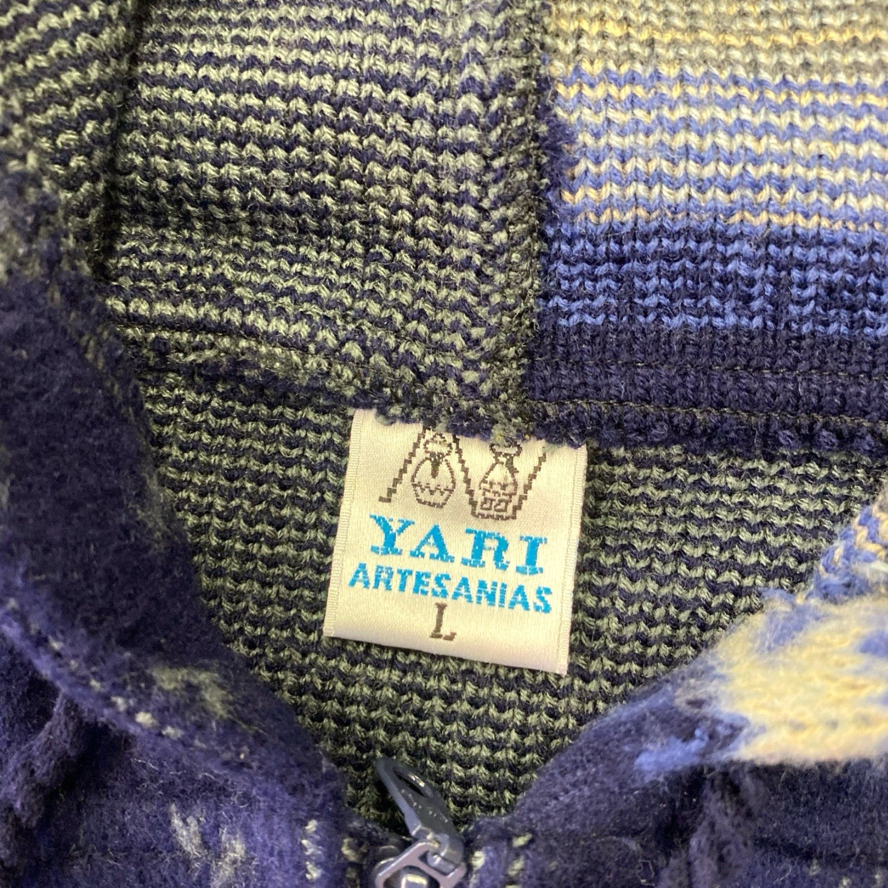 Vintage VINTAGE Yari Artesanias Alpaca Wool Hoodie Zip Up Sweater Llama Pattern Blue Large Mens Shirt Size US L / EU 52-54 / 3 - 2 Thumbnail