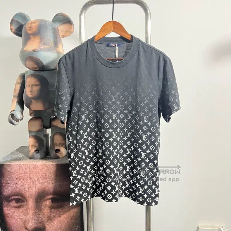 Louis Vuitton Louis Vuitton Black Gradient Print Short Sleeve Size US M / EU 48-50 / 2 - 1 Thumbnail
